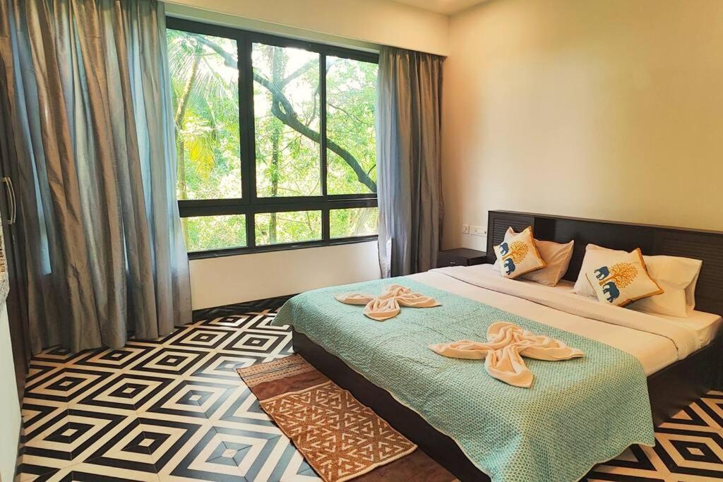 Luxury Apartment w infinity pool nr Candolim beach