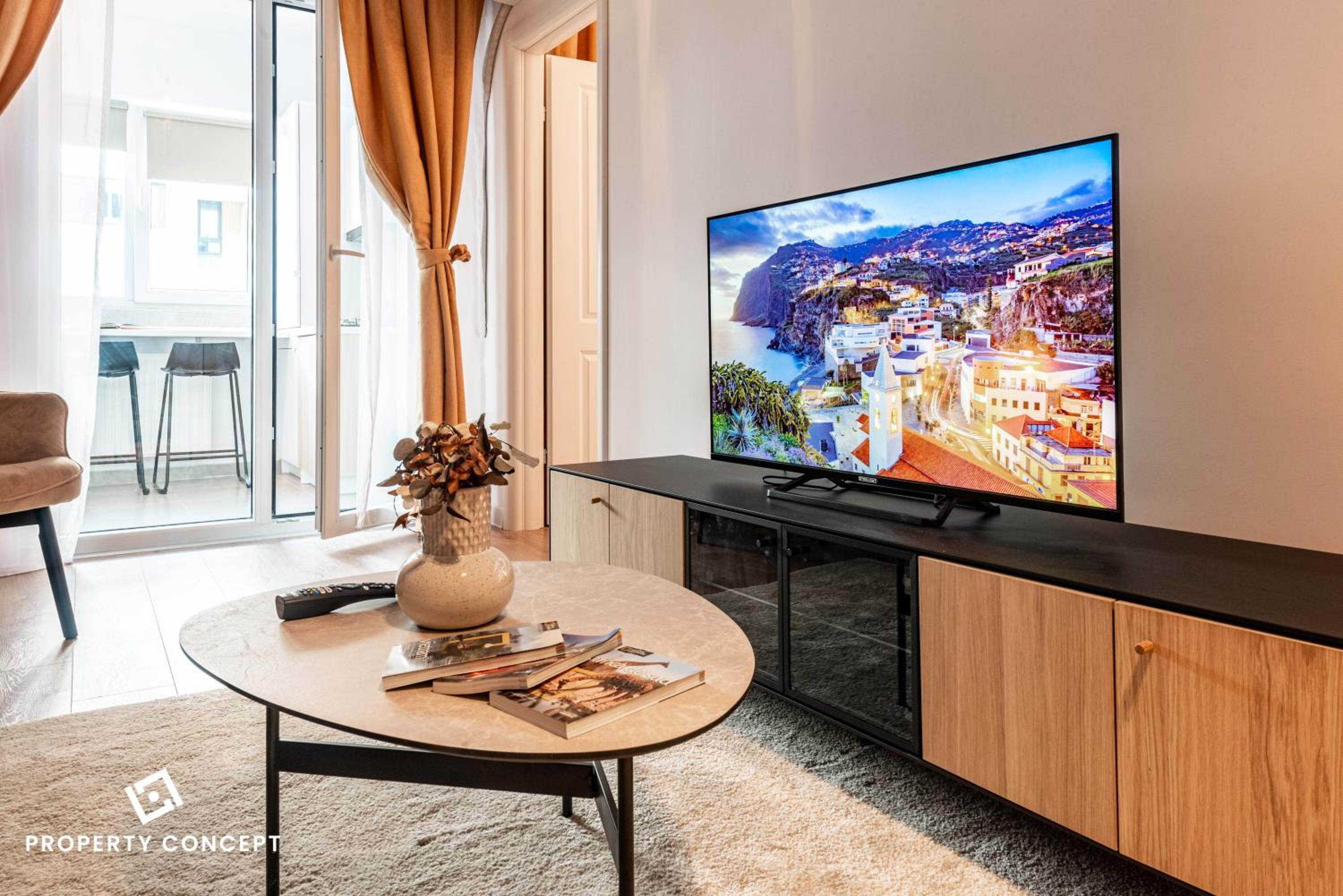 Modern Central Apartment 911 view 5