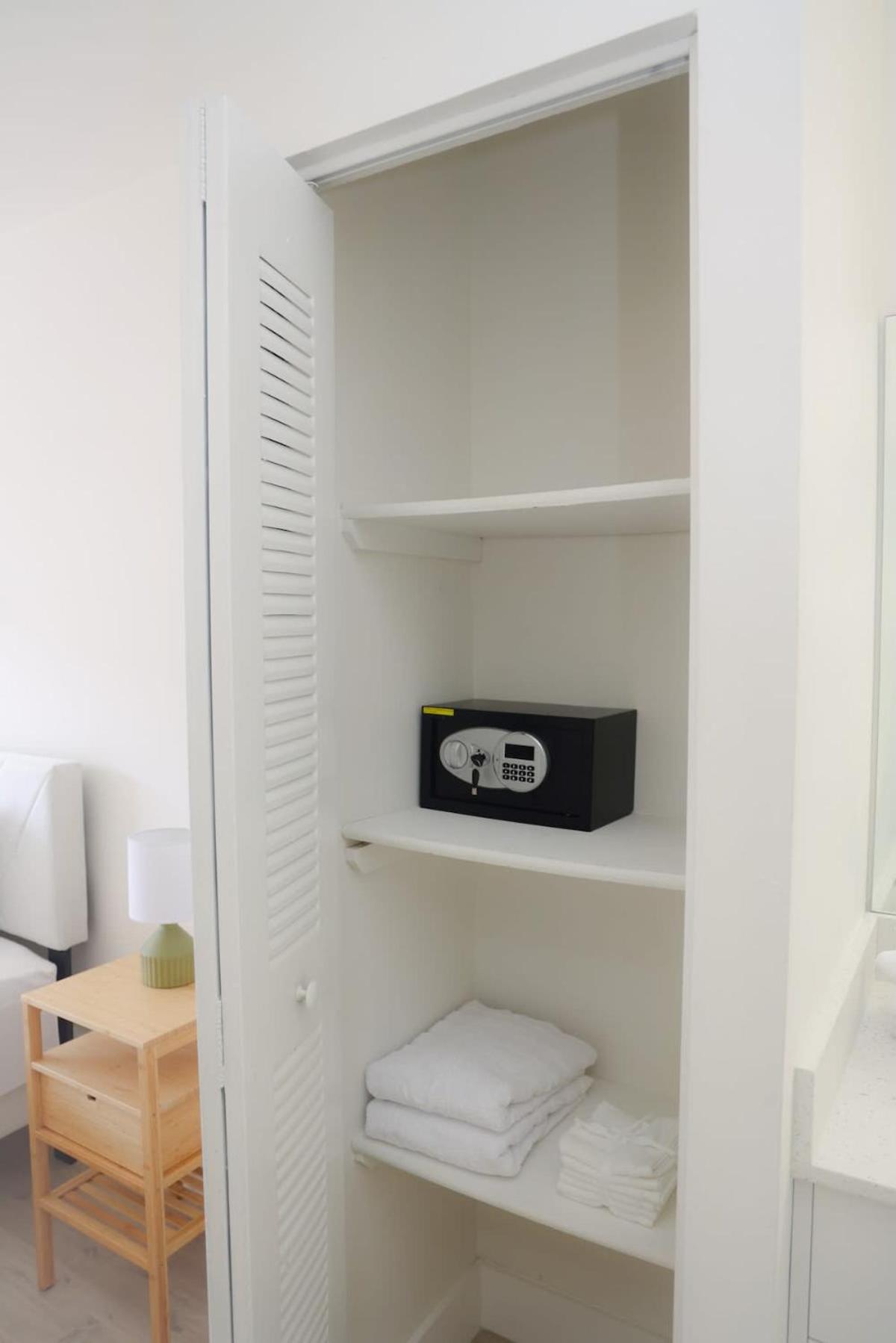 1BR with Kitchen Close To Sunny Isles Beach view 4