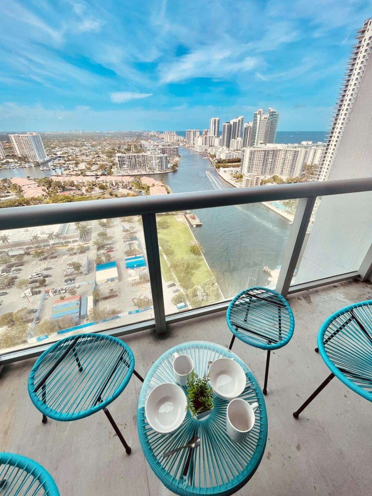Beachwalk -1 Bedroom W-Kitchen and Great Views