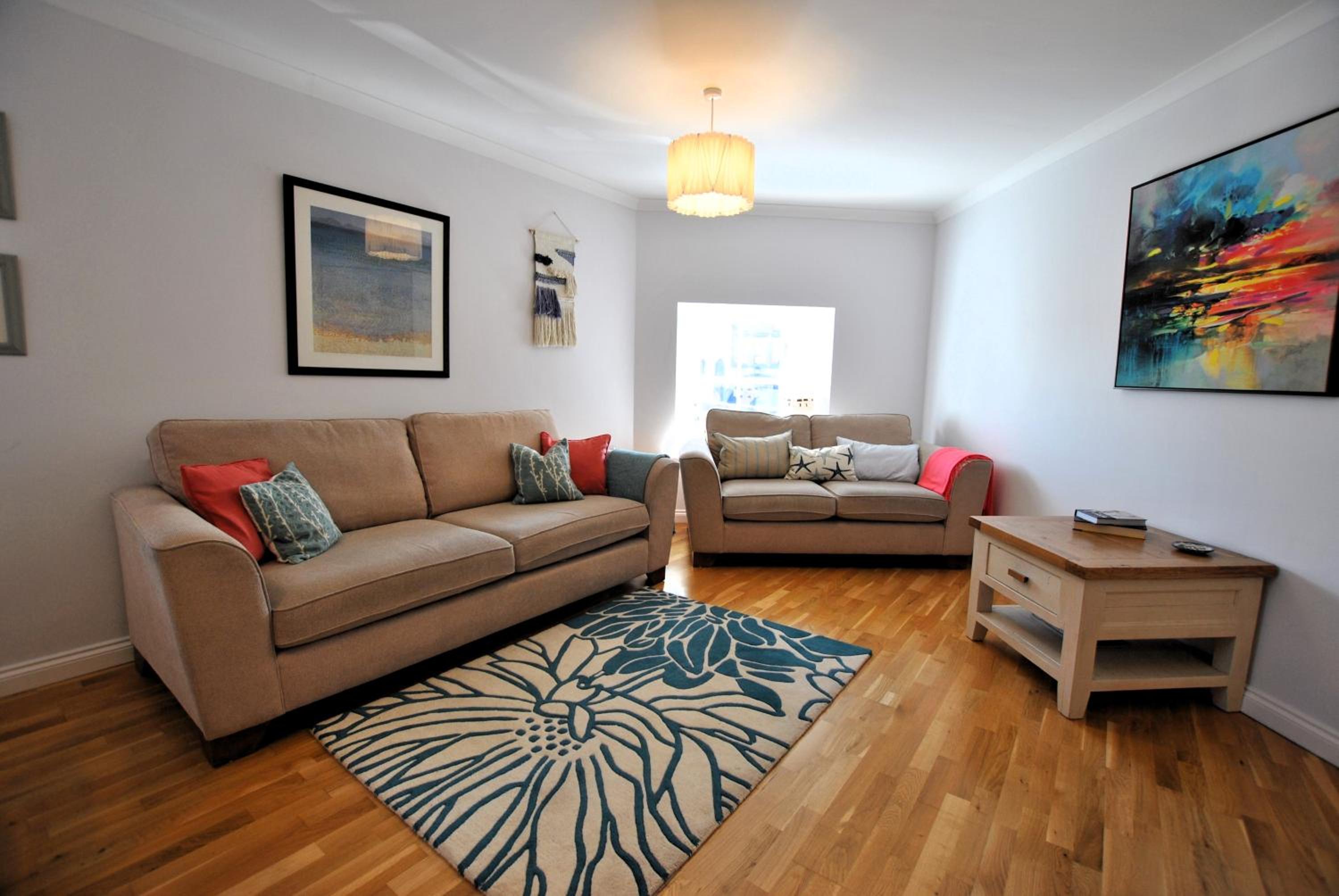 Coorie Cottage- stylish townhouse Anstruther view 3