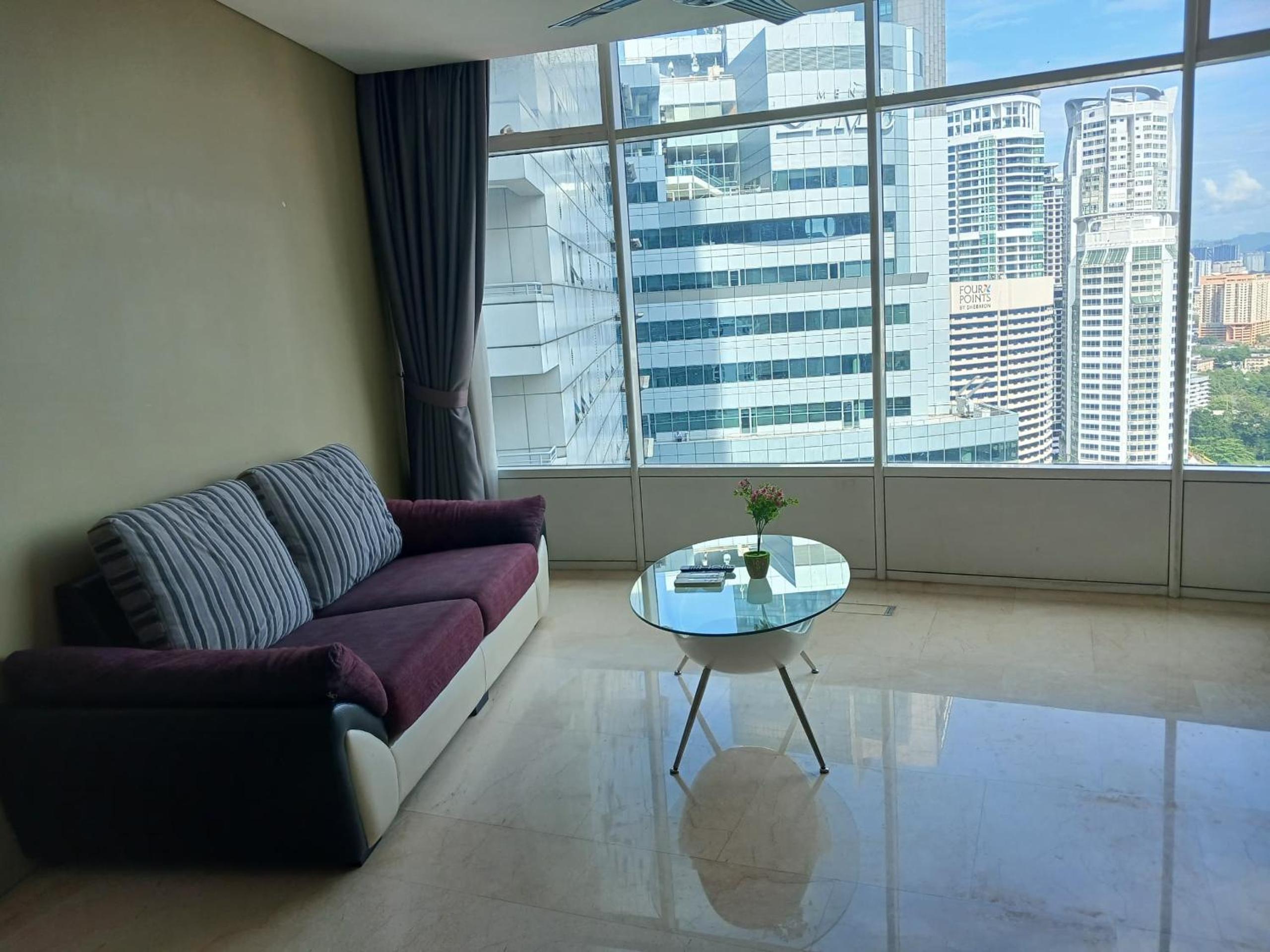Lovely 2&3 Bedrooms condo KLCC and KL tower views