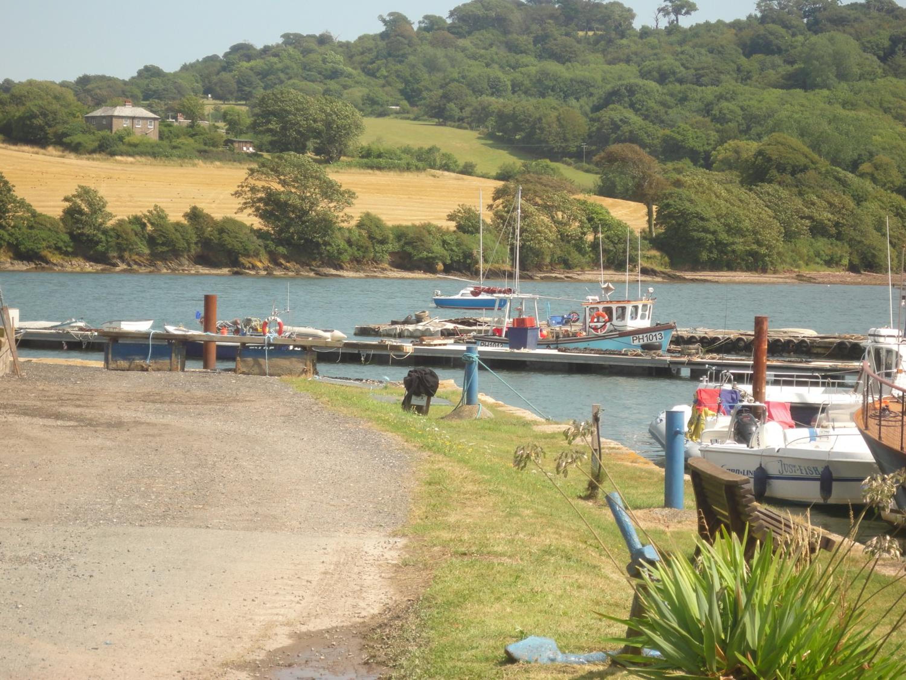 Rame Barton Guest House and Pottery