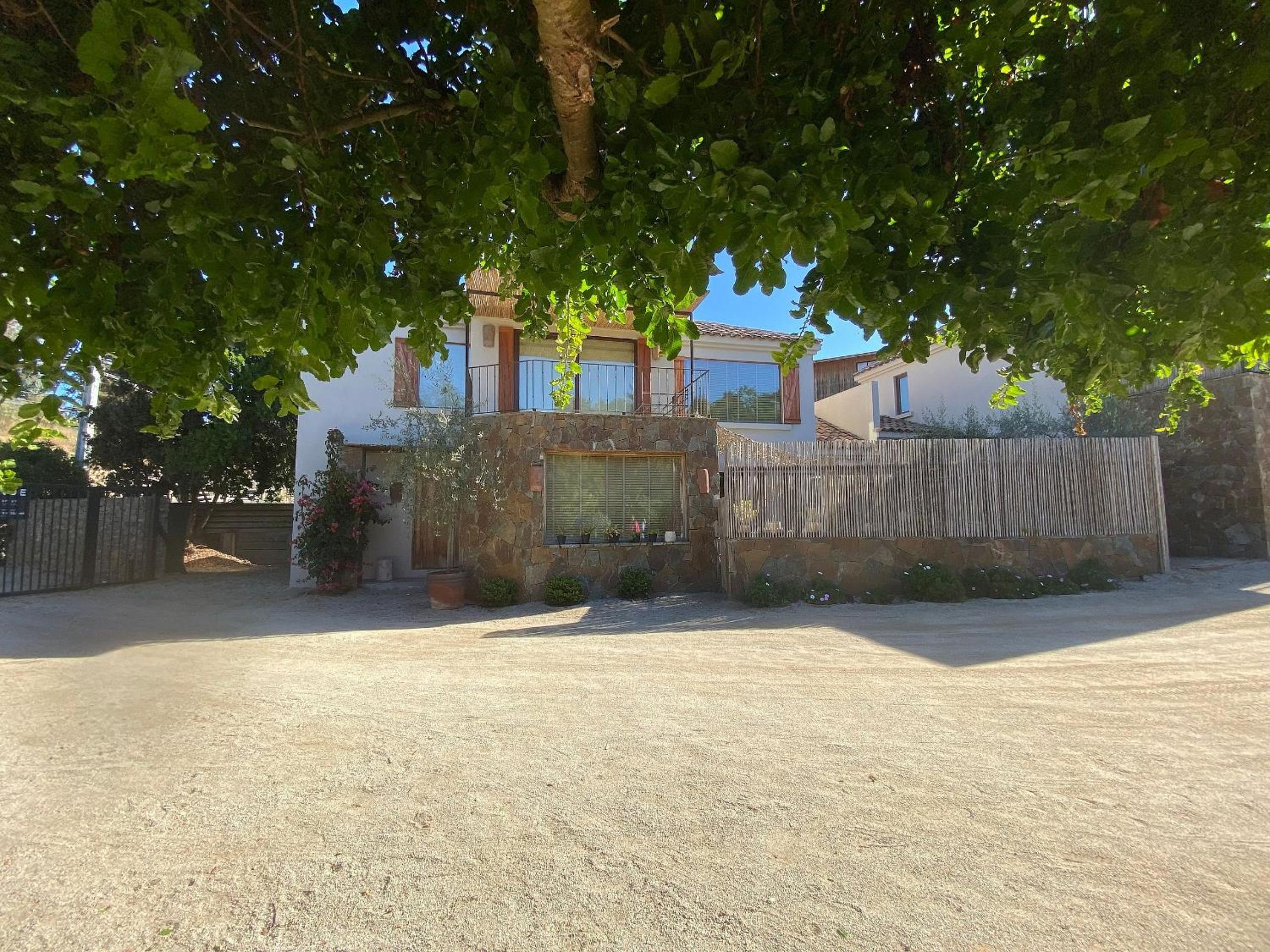 Rbkº Amplia casa familiar en Cachagua