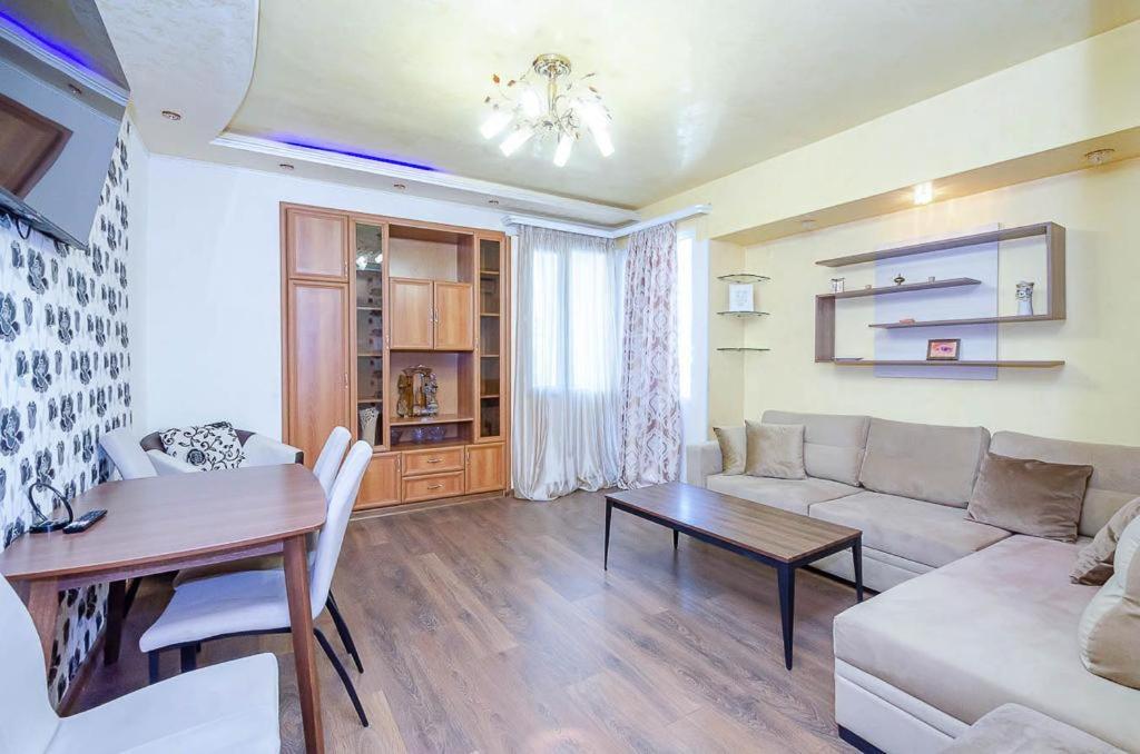 50excellent apartment in the center with views of Mount Ararat