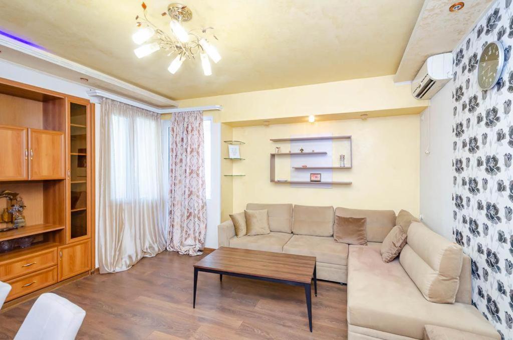 50excellent apartment in the center with views of Mount Ararat