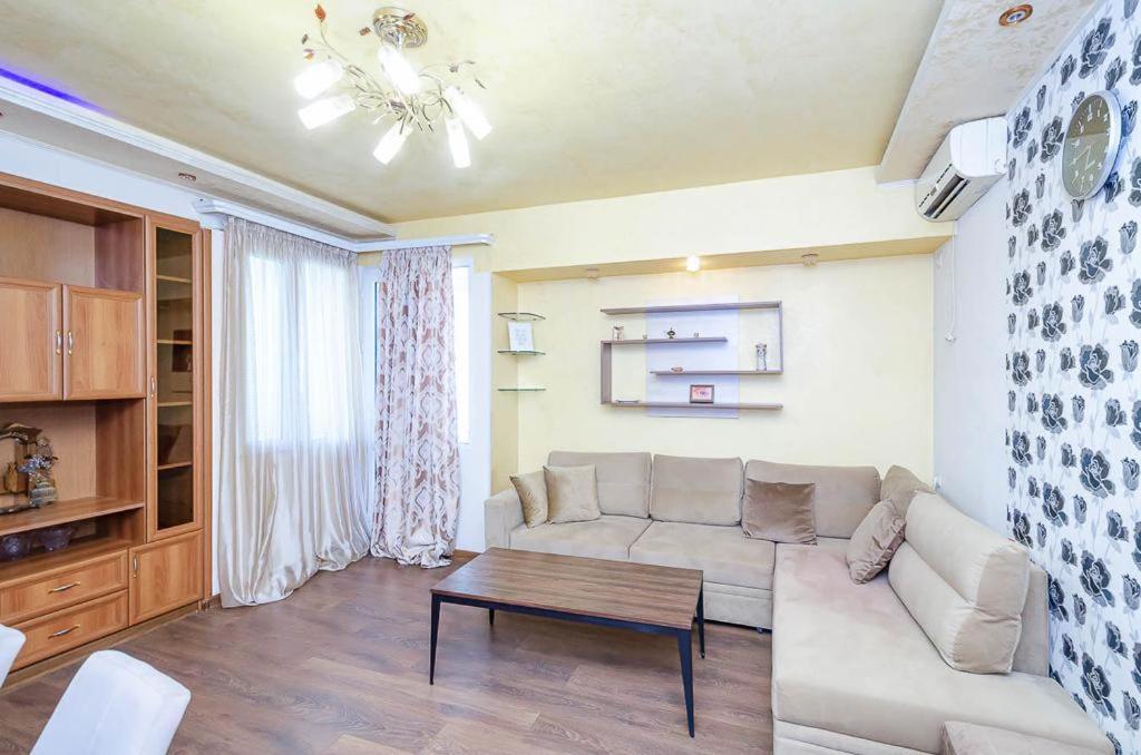 50excellent apartment in the center with views of Mount Ararat