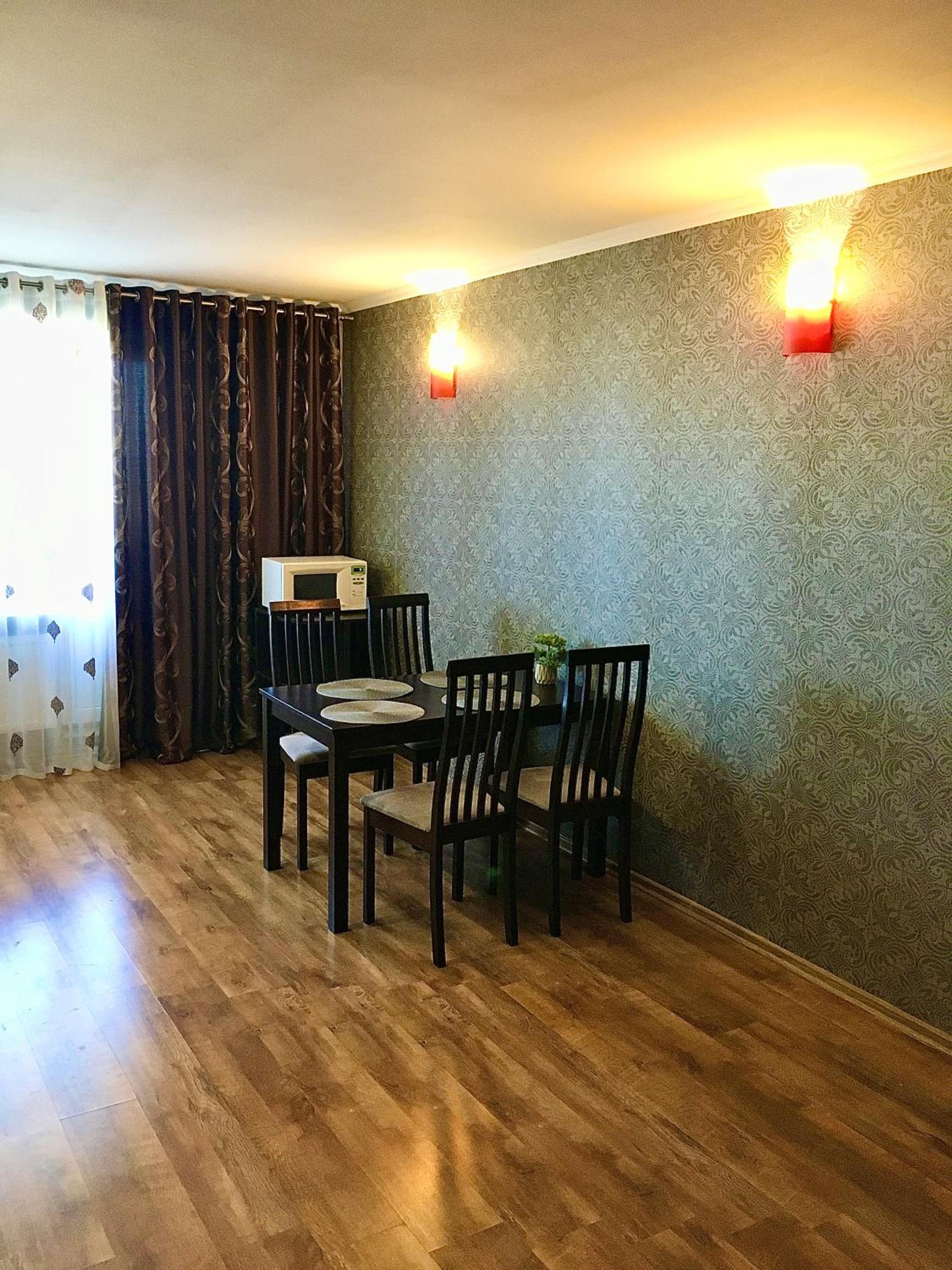 Простора та стильна 2 кімнатна в центрі Черкас на бульварі Шевченко з панорамним видом та СмартТВ! Дві окремі охайні спальні з кондиціонерами,поруч парковк view 4