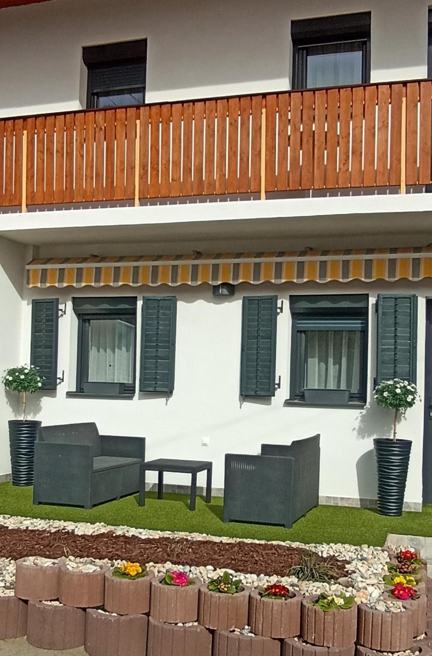 Nyírfa Apartmanház