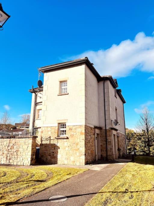 Lakeland Living - Devenish Manor