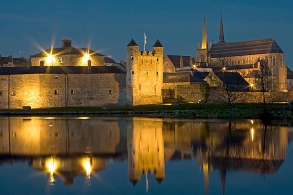 Lakeland Living - Devenish Manor