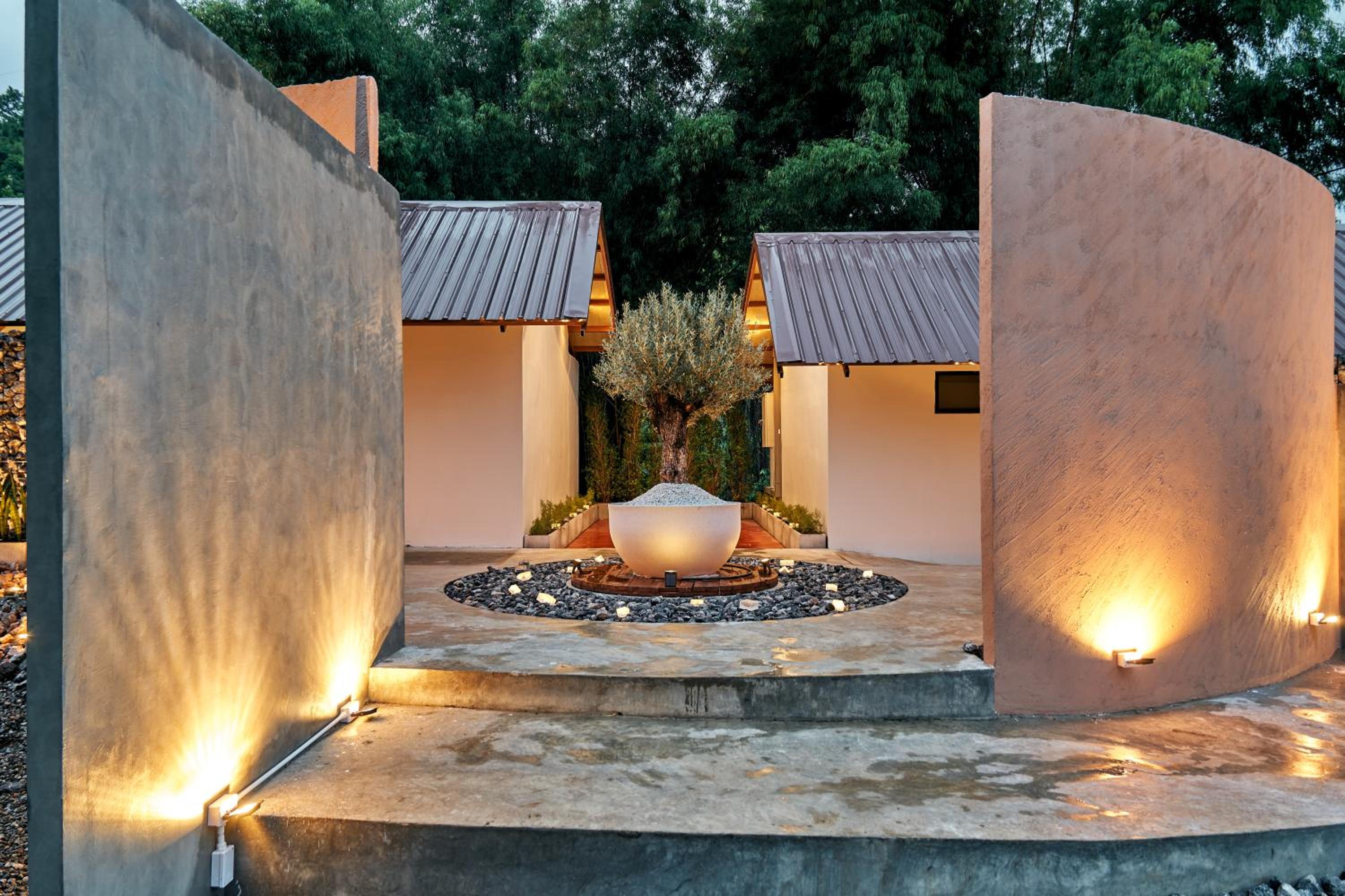 Baan Rai Santisuk