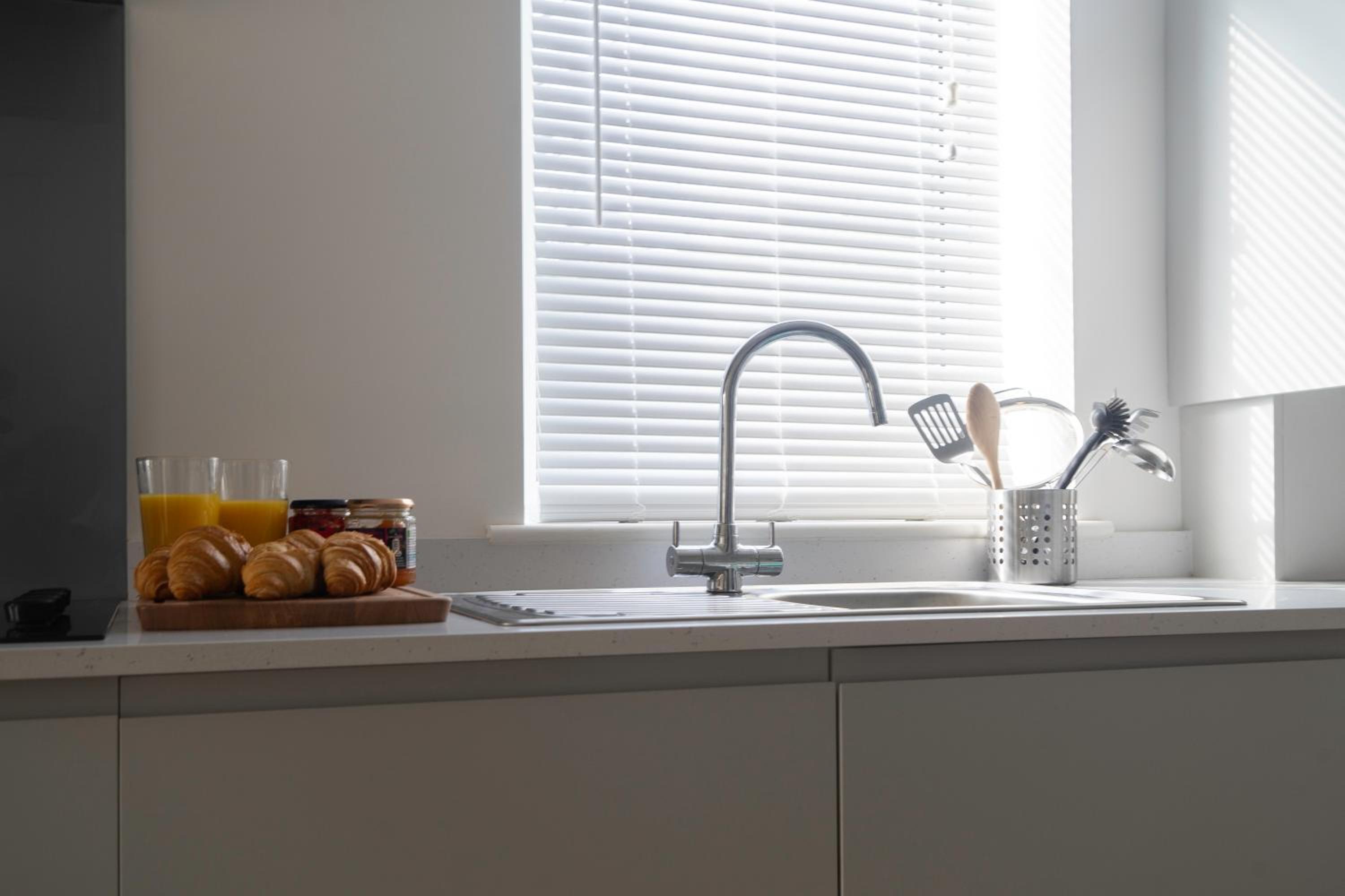 Crossways - a modern two bedroom village apartment close to cheltenham view 4