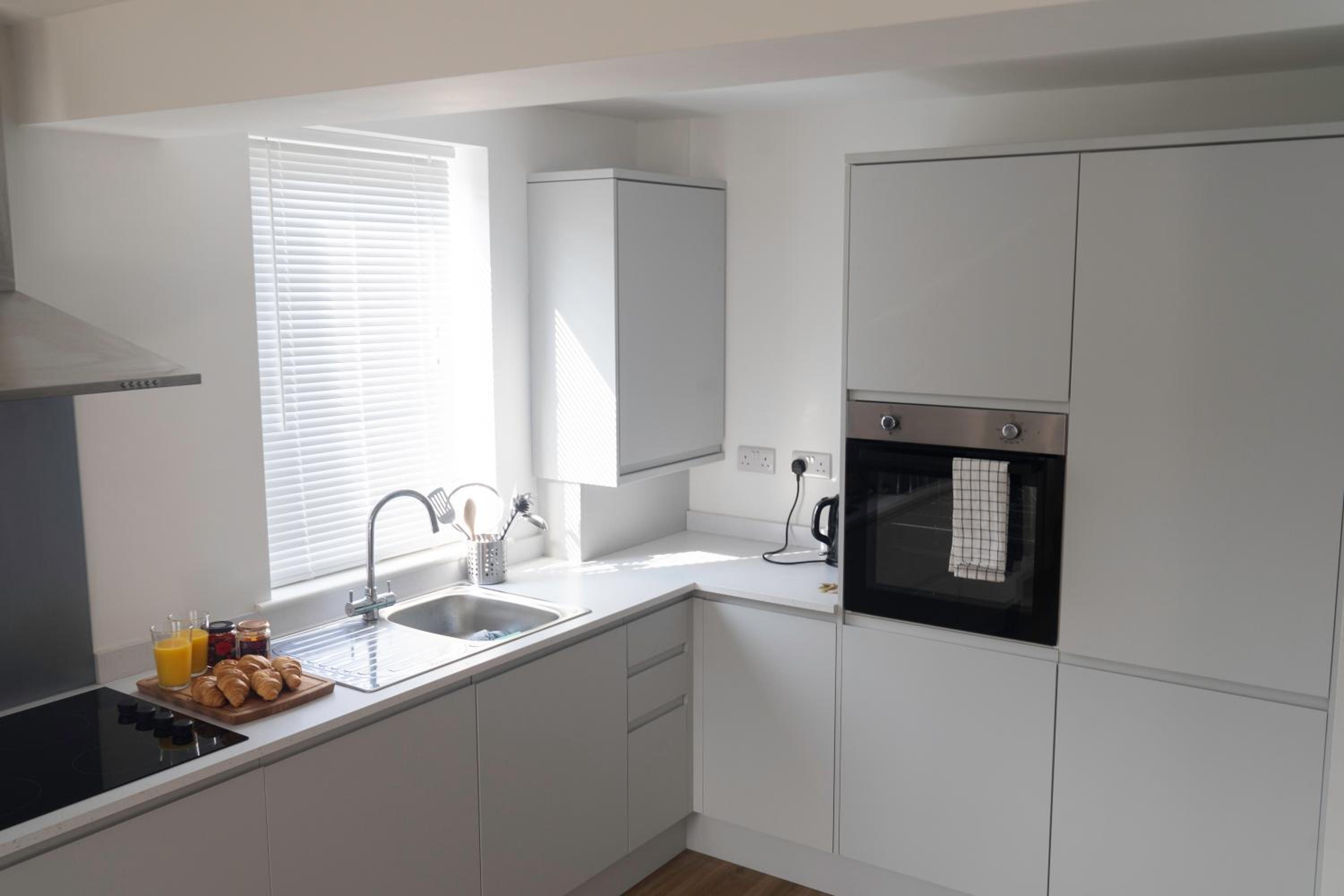 Crossways - a modern two bedroom village apartment close to cheltenham view 2