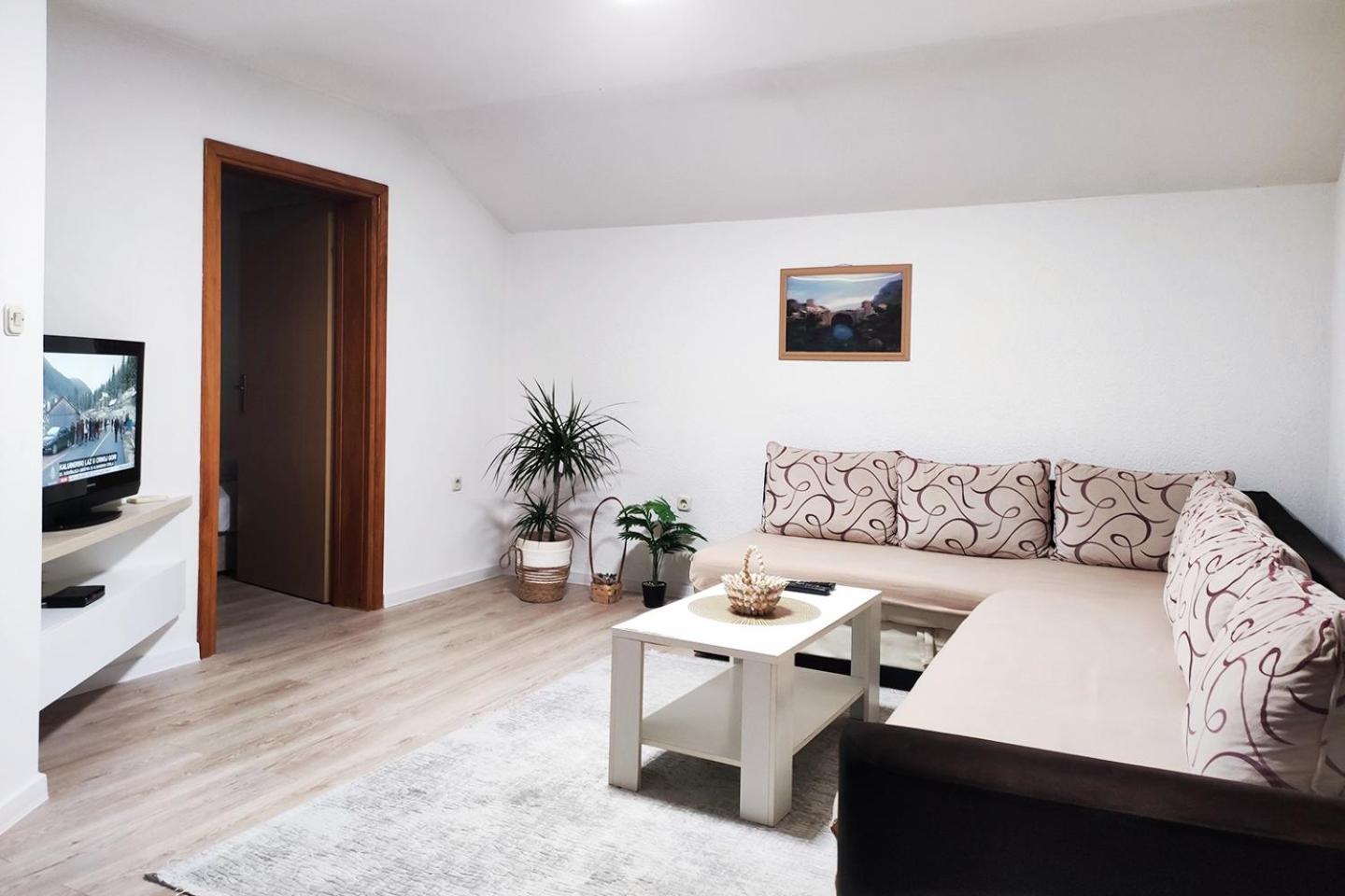 Farah Apartment