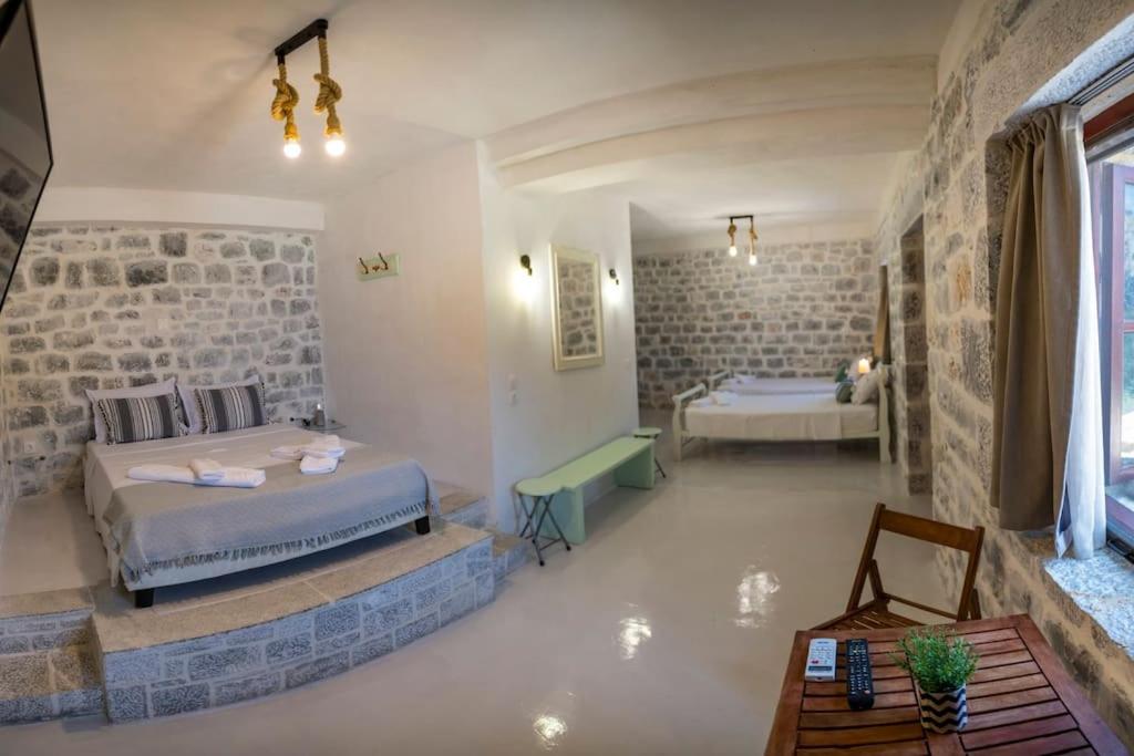 Sikies - Unique Beachfront Stone House in Alipa-Mani view 3
