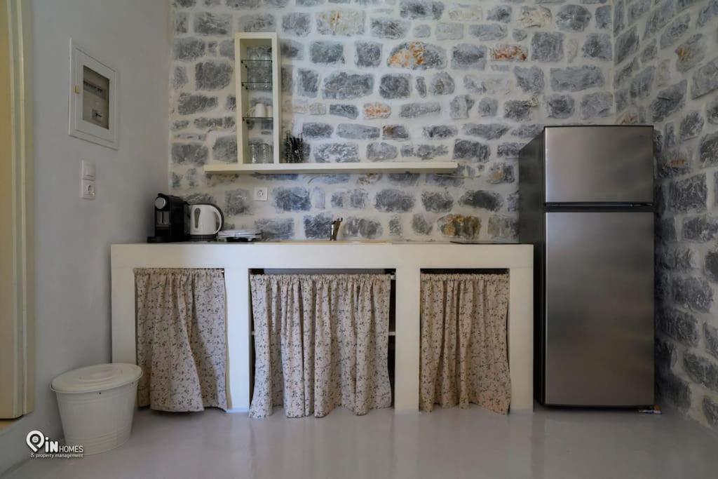 Sikies - Unique Beachfront Stone House in Alipa-Mani view 4