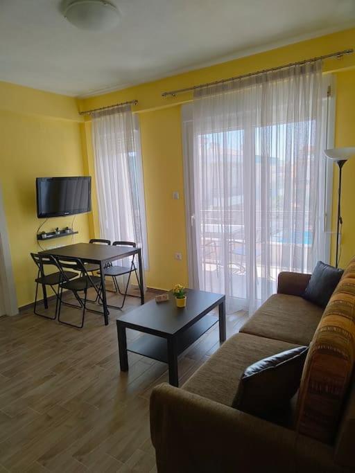 PoolView ApartmenT