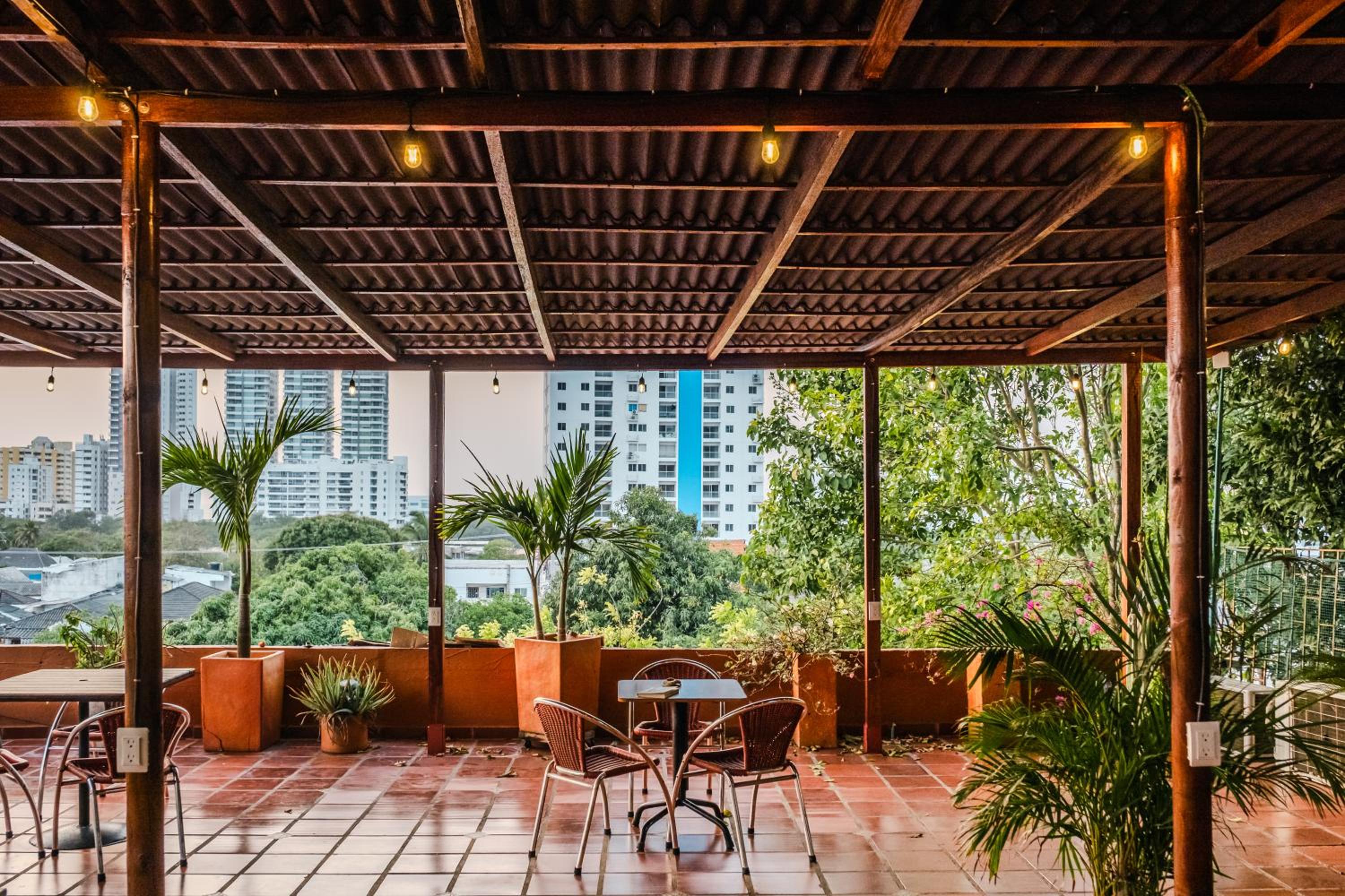Apartamento con amplia terraza