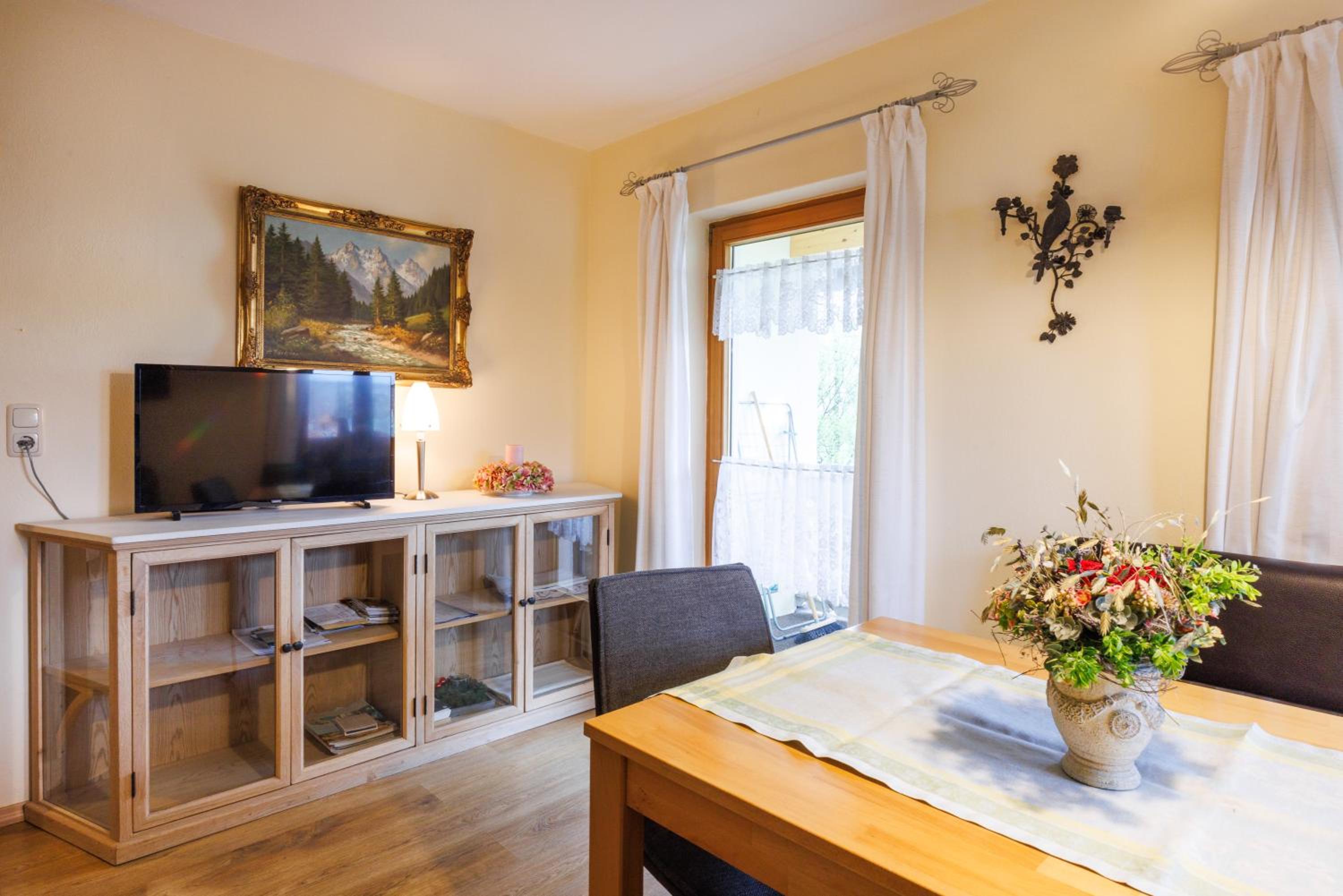 Ferienwohnung Burghartswieser inkl. Chiemgaukarte view 2