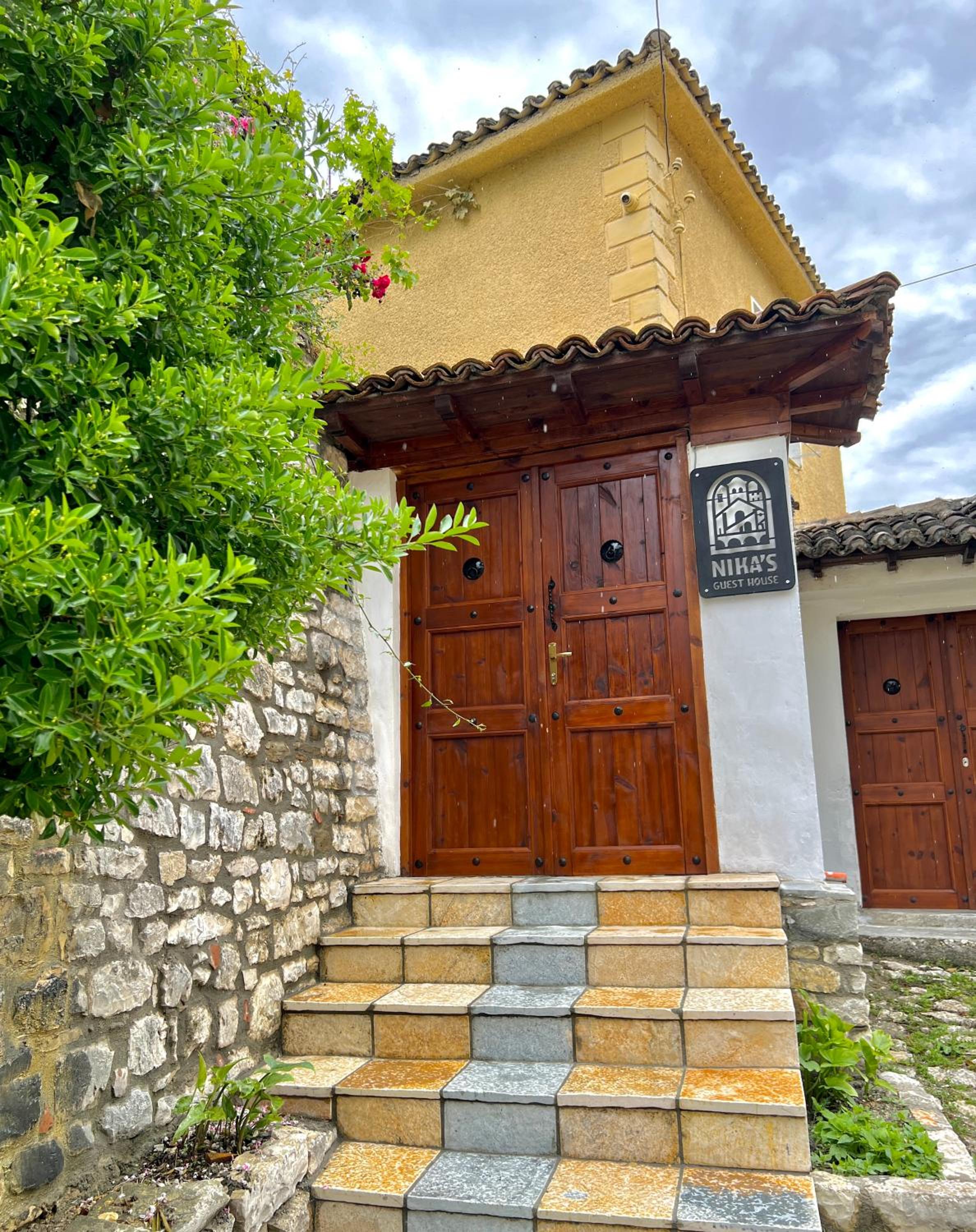 Nika's Guest House
