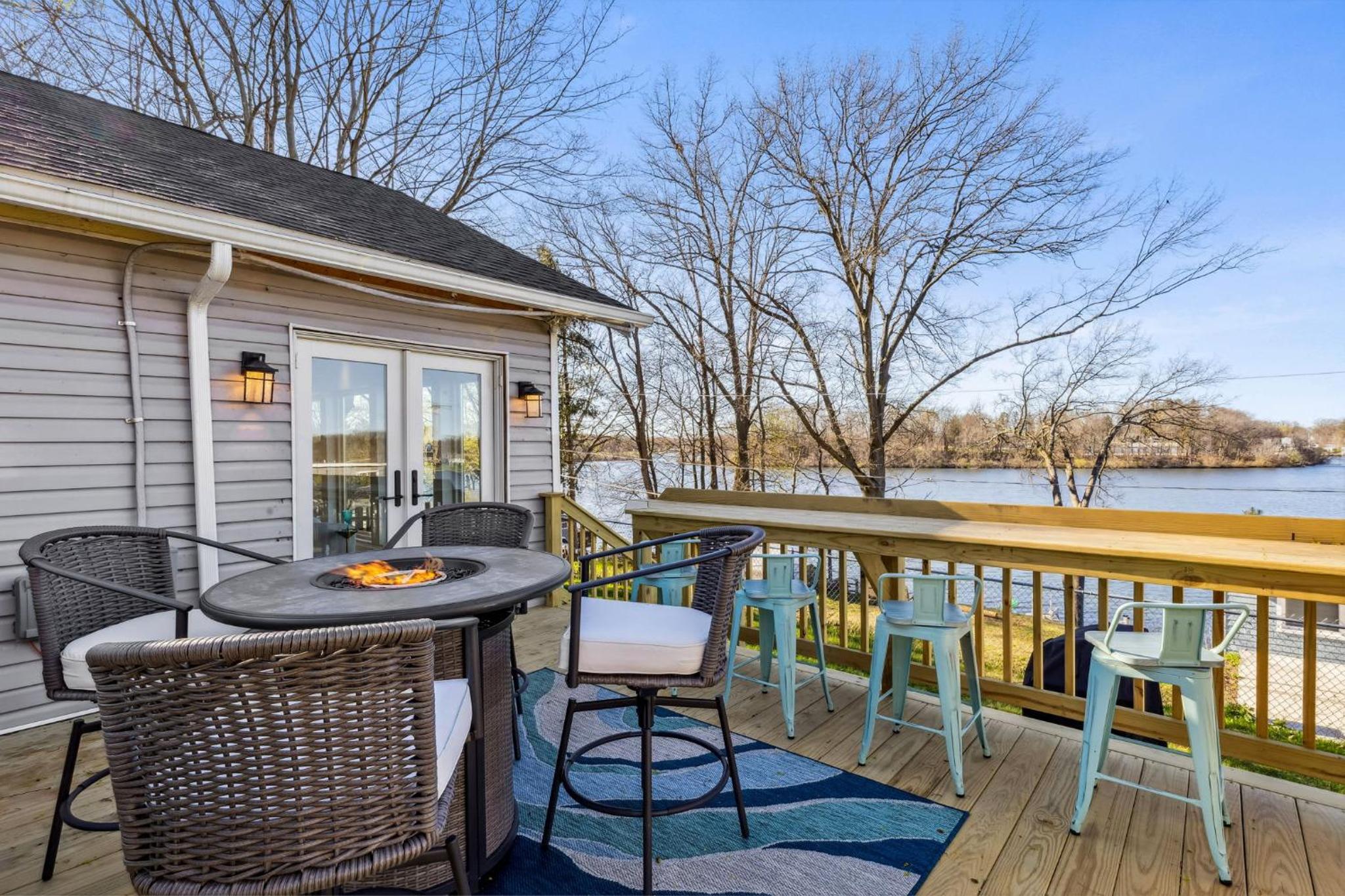 Hilltop Lakehouse - Free Kayaks Deck PLX