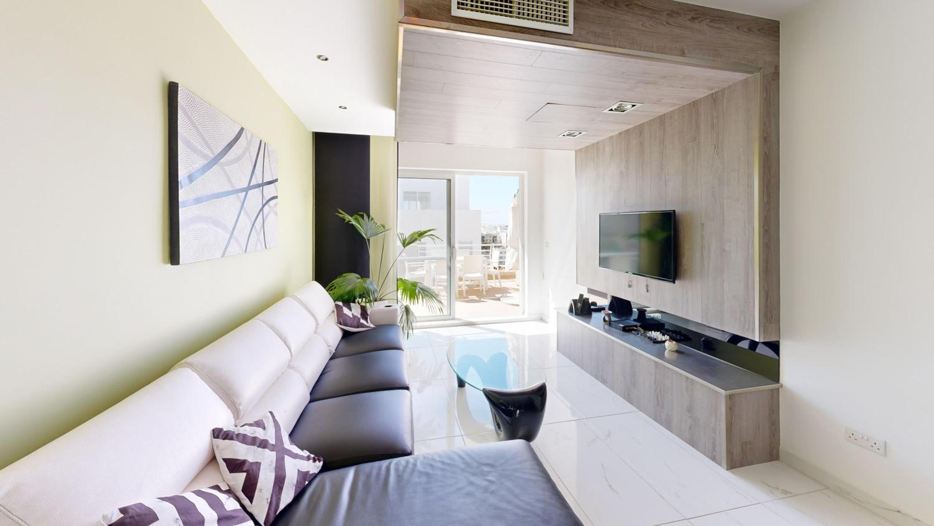 Amazing Spacious Apartment with BBQ & Jacuzzi — St Julian's