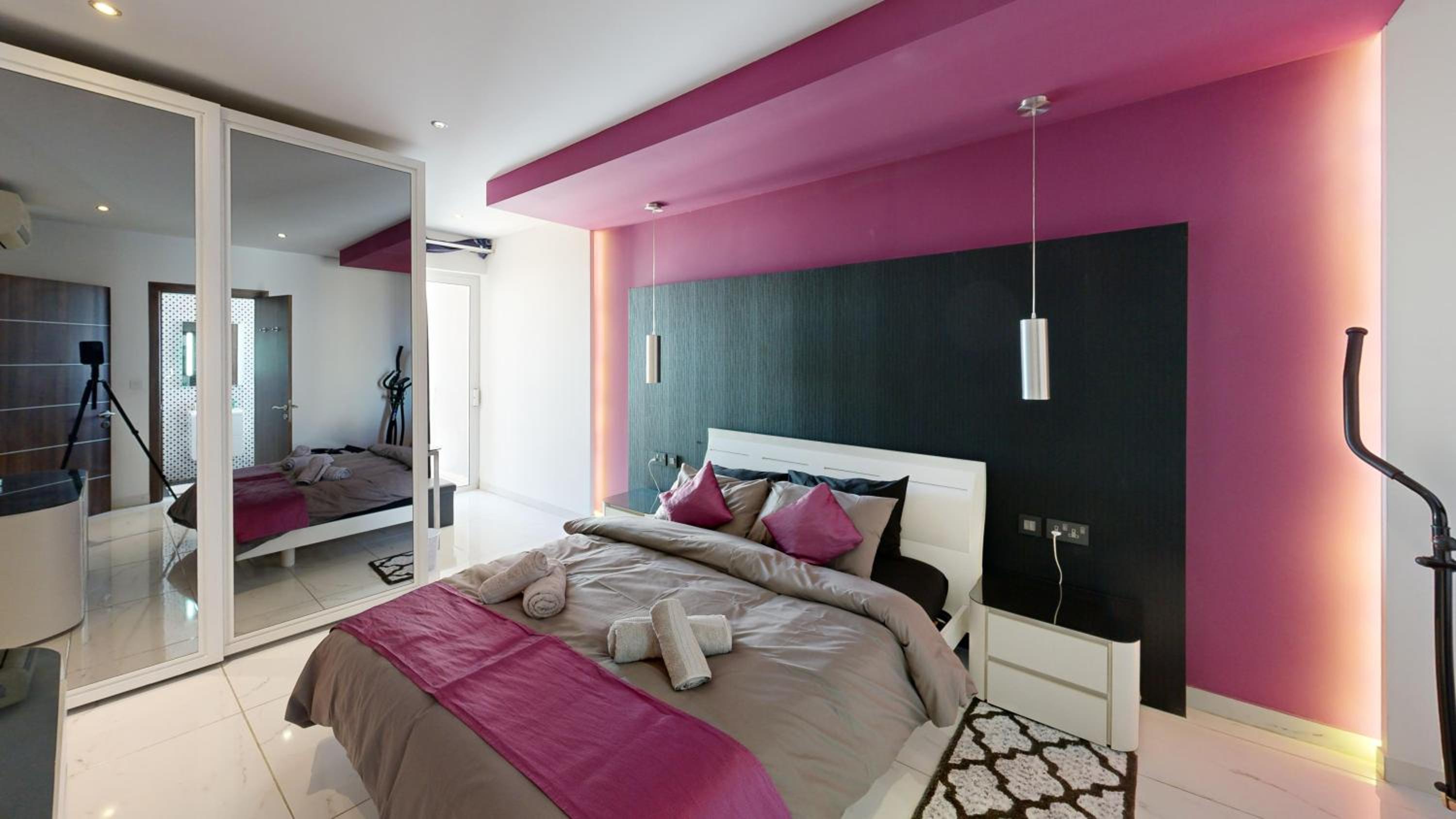 Amazing Spacious Apartment with BBQ & Jacuzzi photo 3