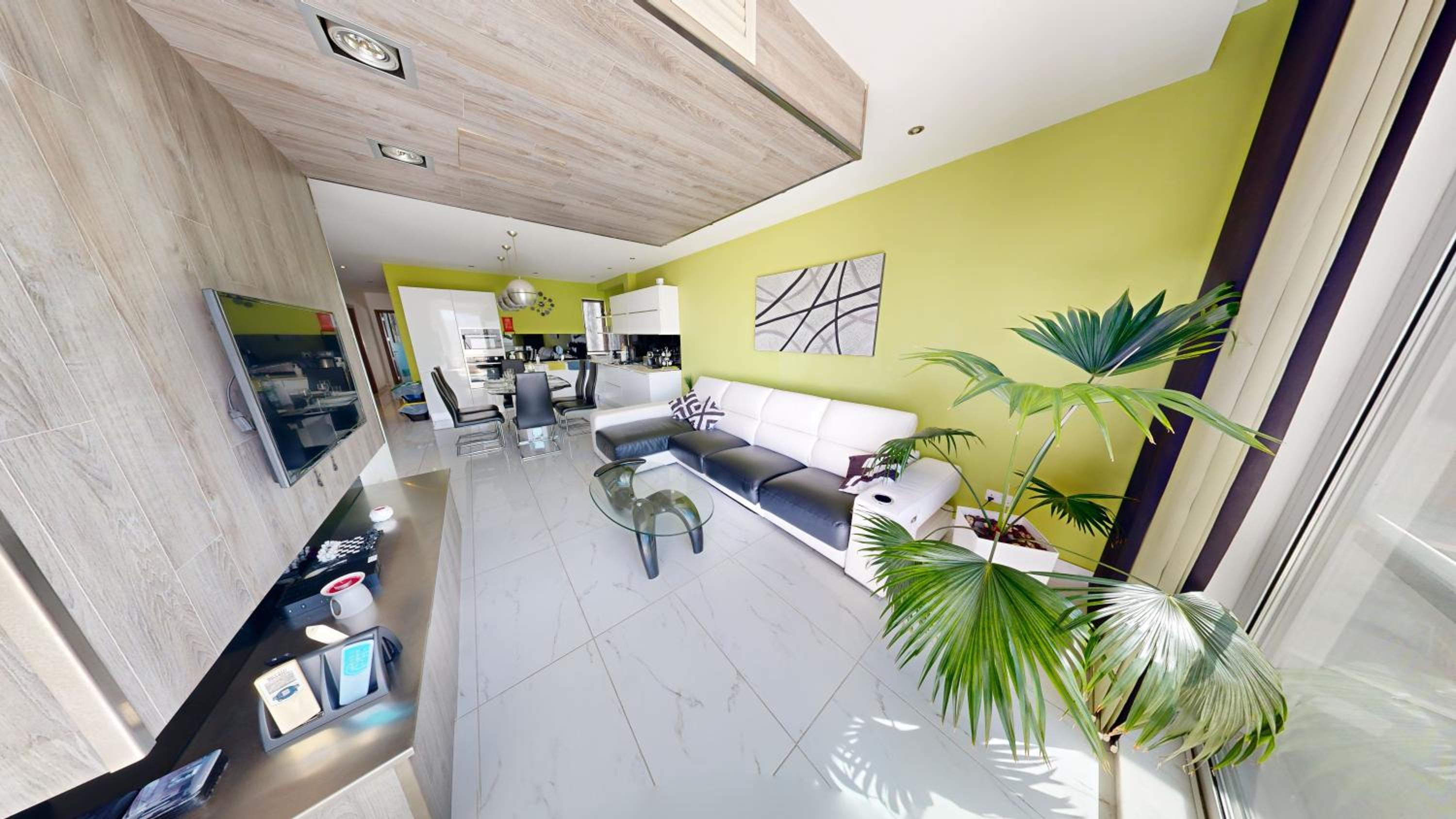 Amazing Spacious Apartment with BBQ & Jacuzzi photo 2