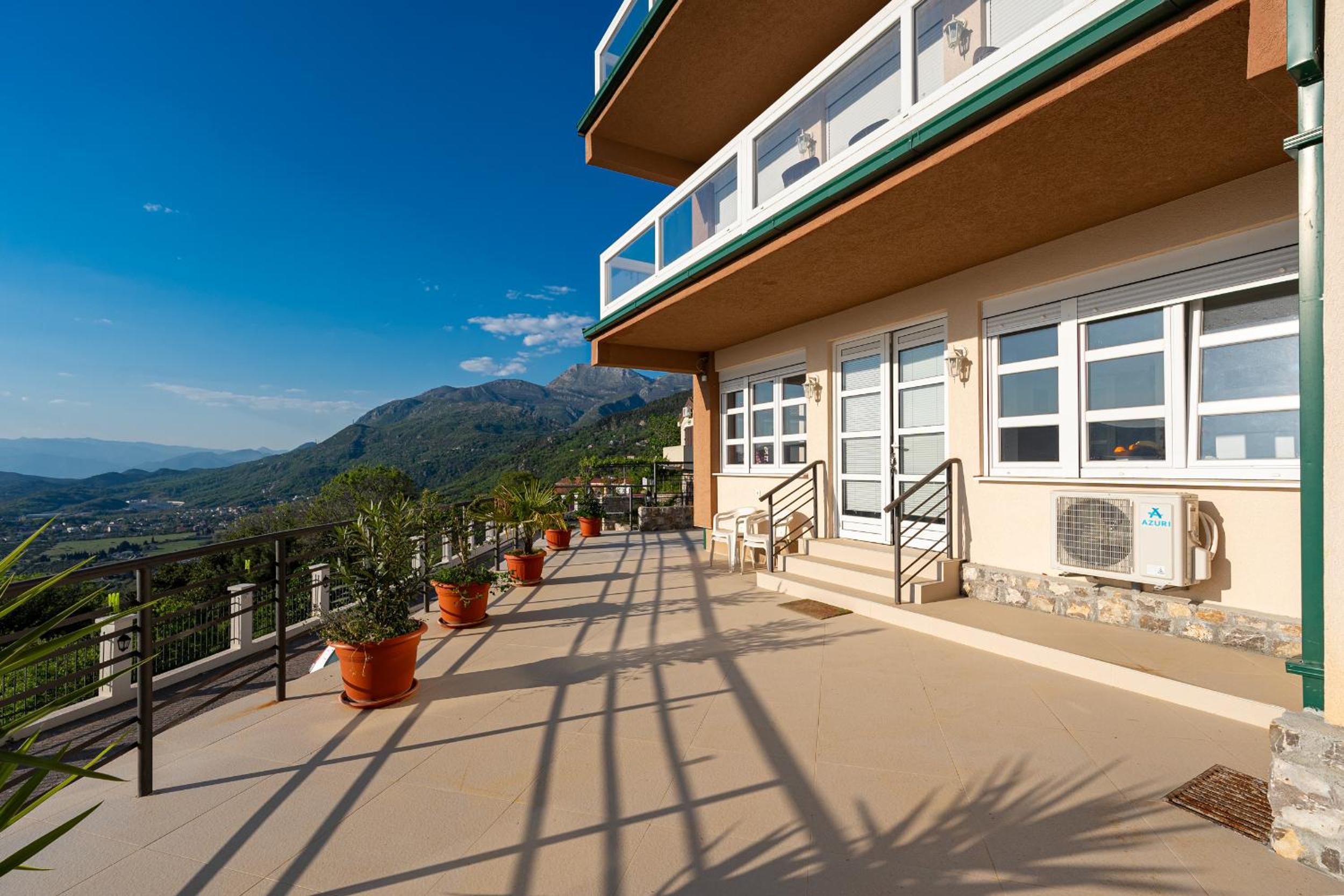 Regina Residence