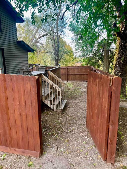 Sweet Cottage near Downtown DSM view 4