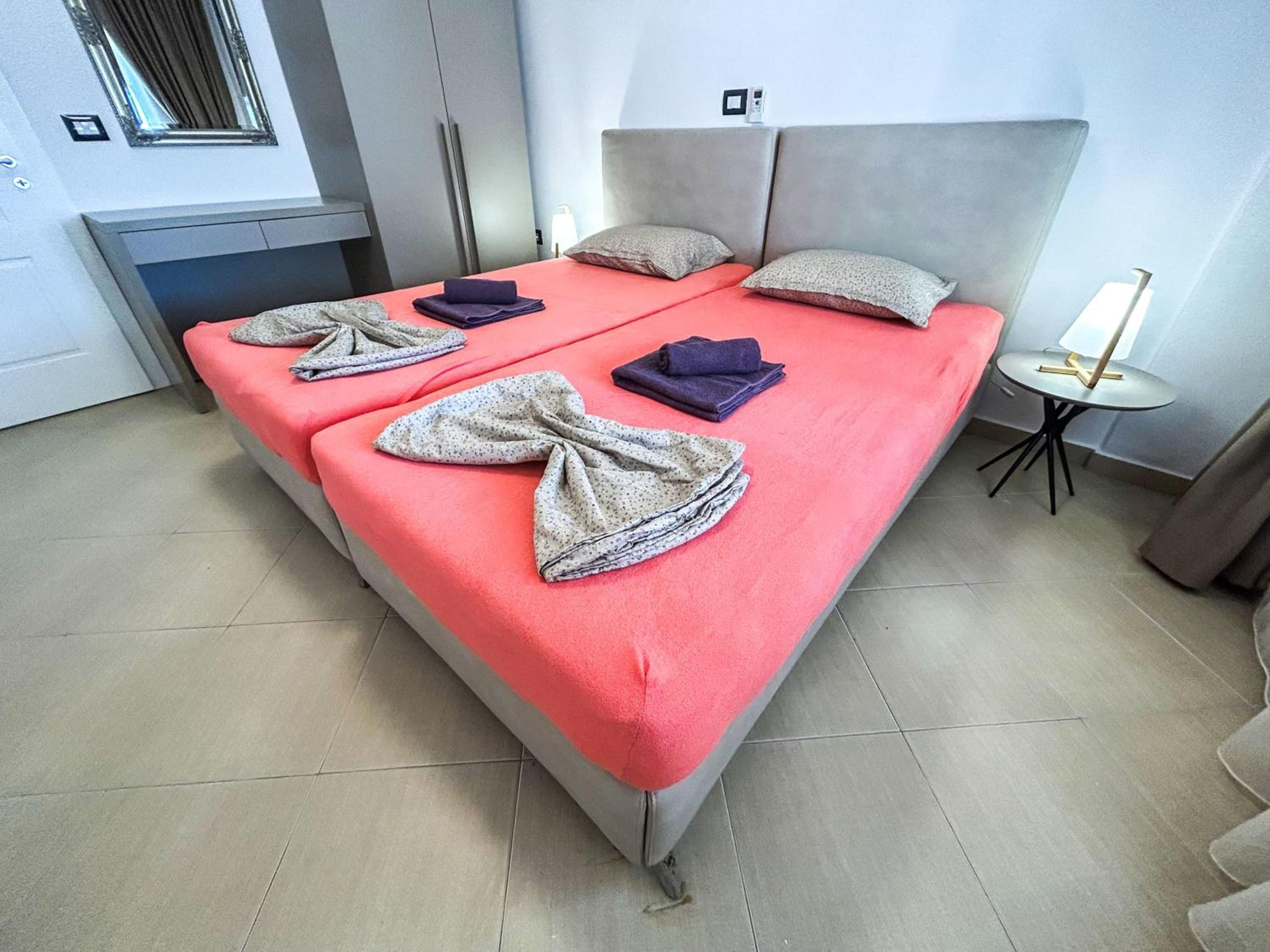 Top Location, Two bedrooms 973
