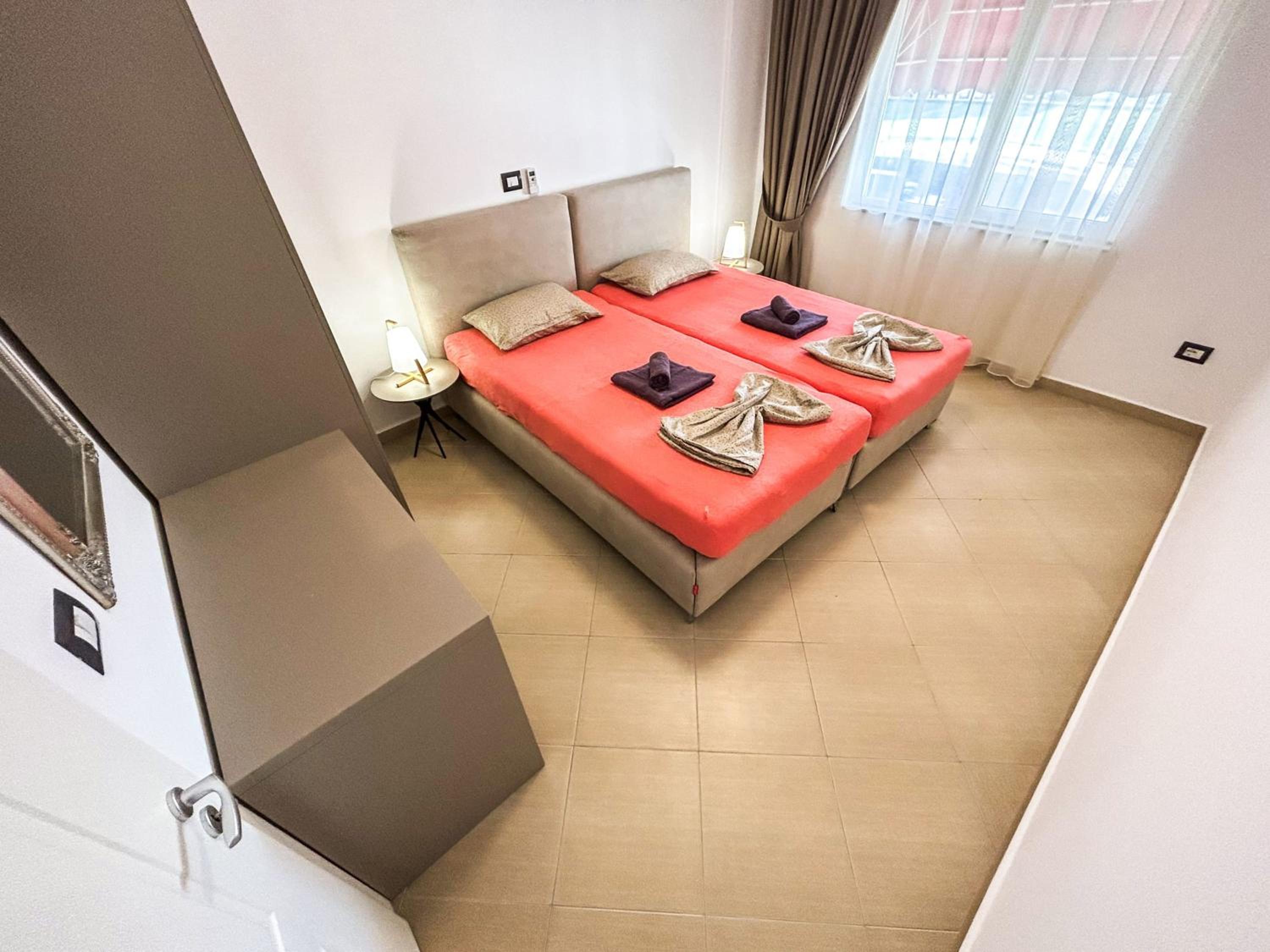 Top Location, Two bedrooms 973