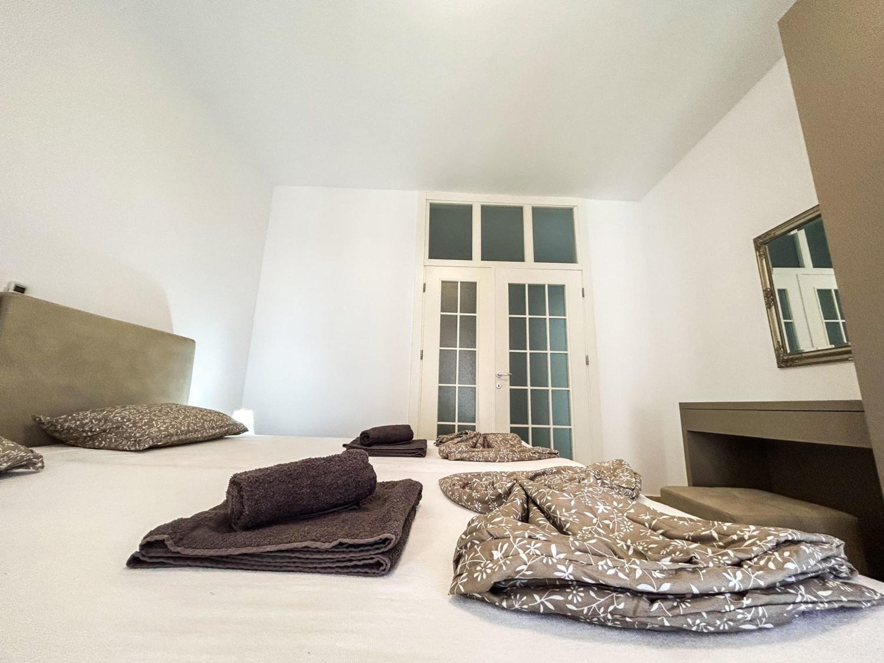 Top Location, Two bedrooms 973