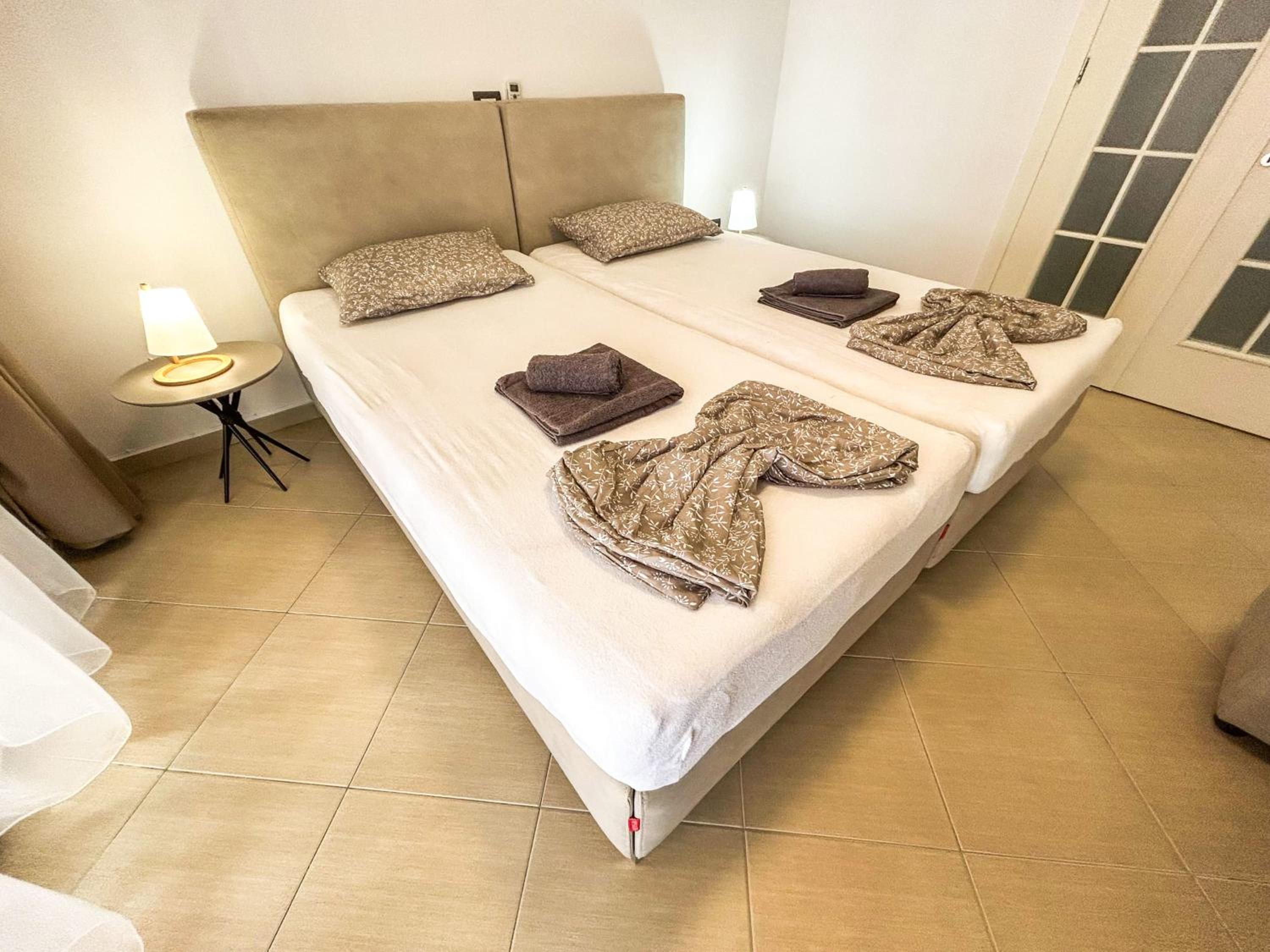 Top Location, Two bedrooms 973