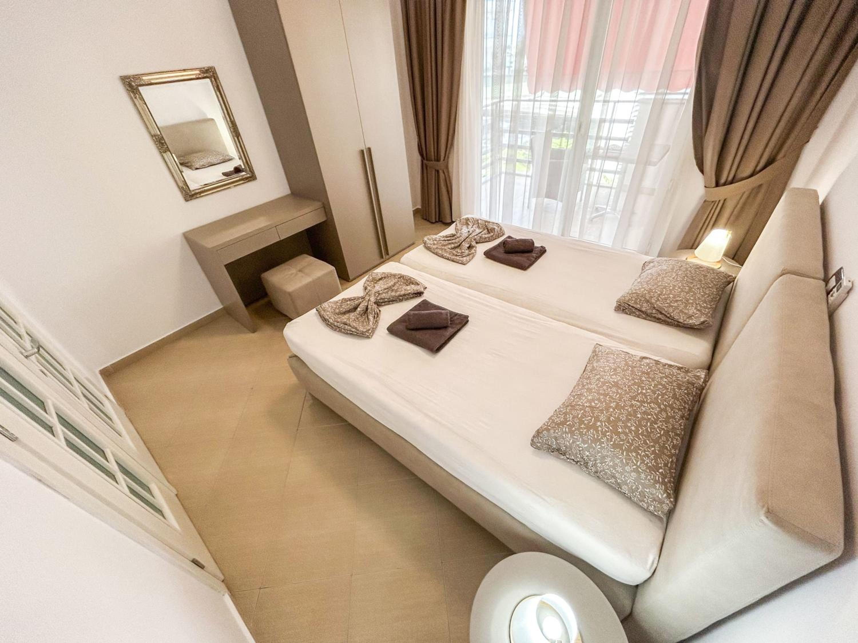 Top Location, Two bedrooms 973