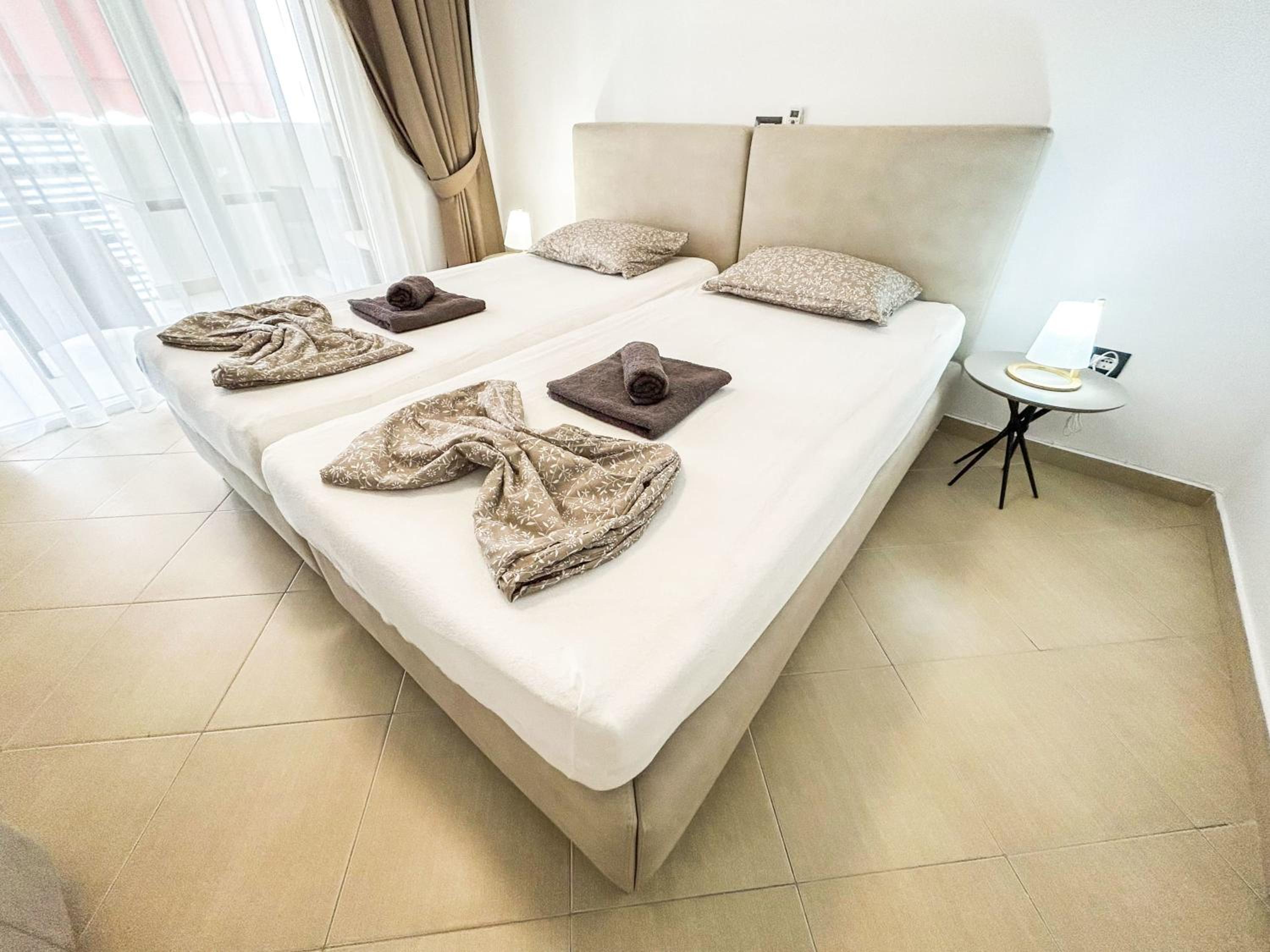 Top Location, Two bedrooms 973