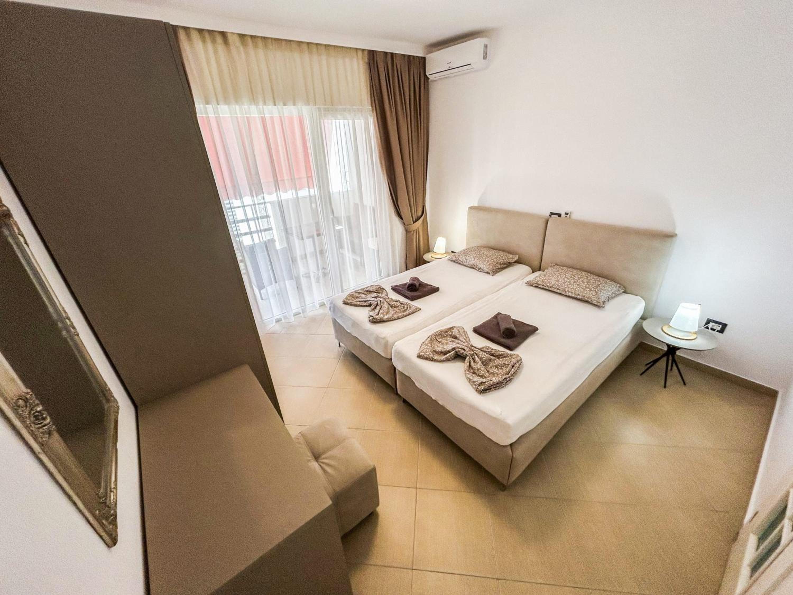 Top Location, Two bedrooms 973