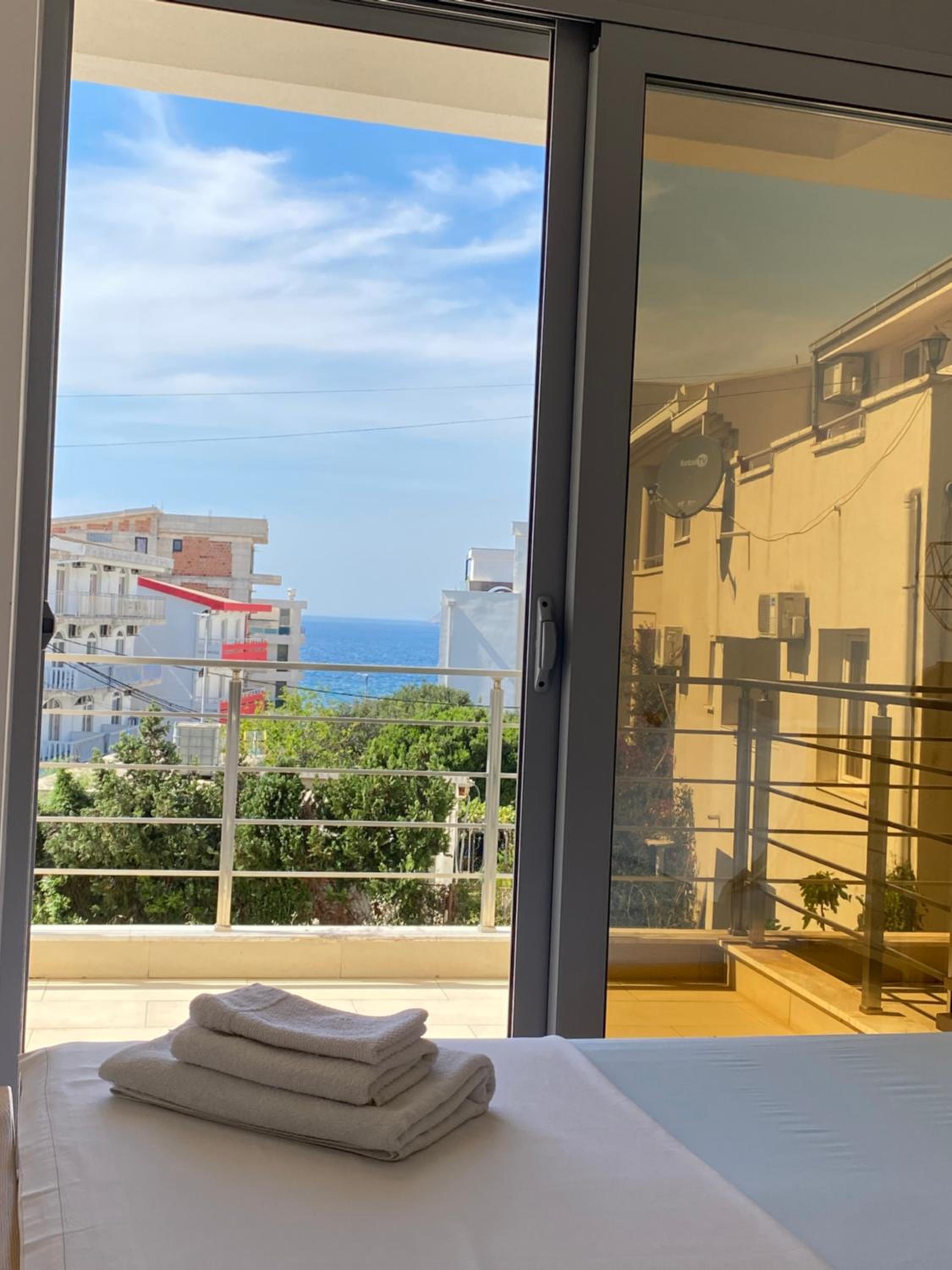 Sunrise apartmani