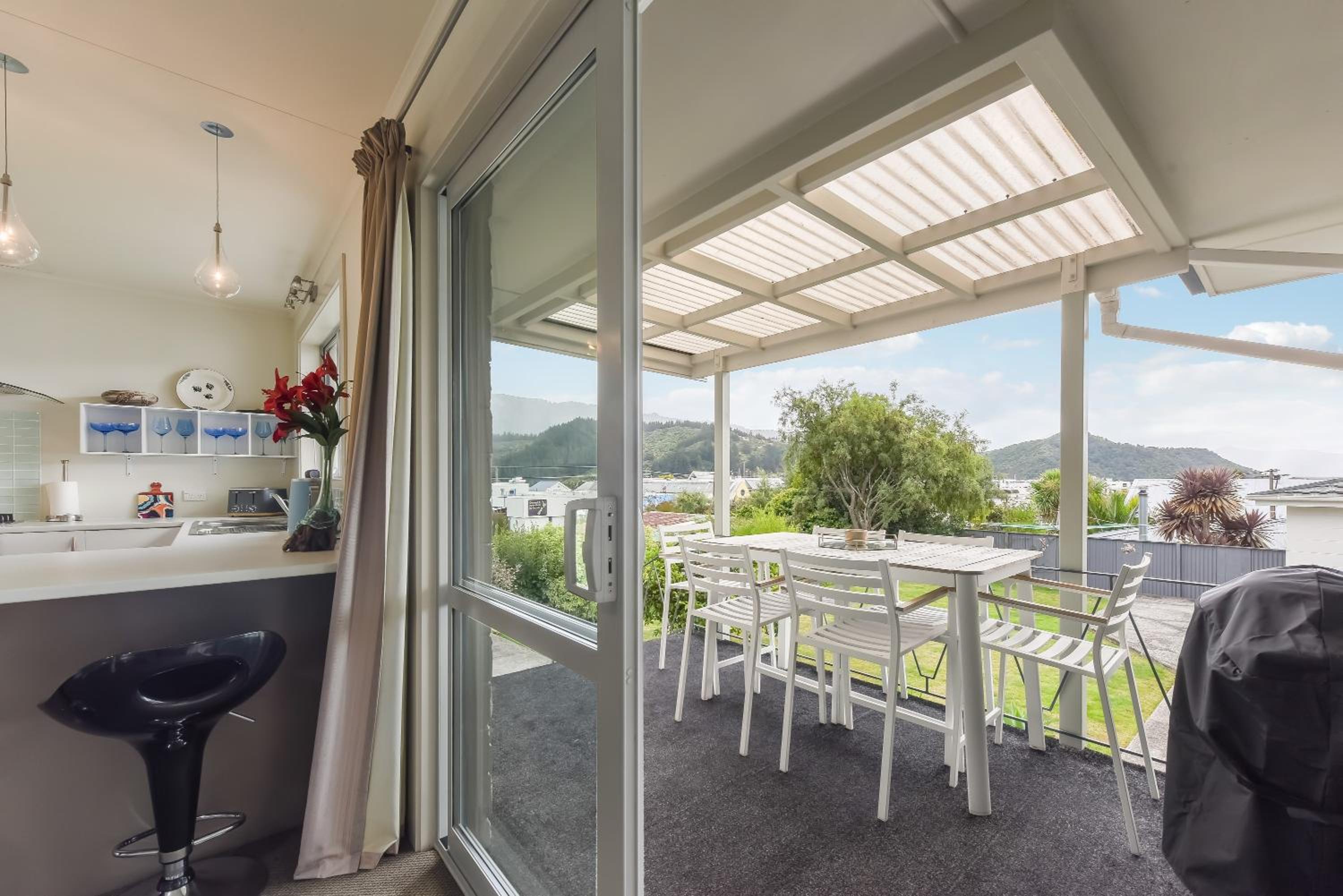 The White House - Picton Retreat view 3