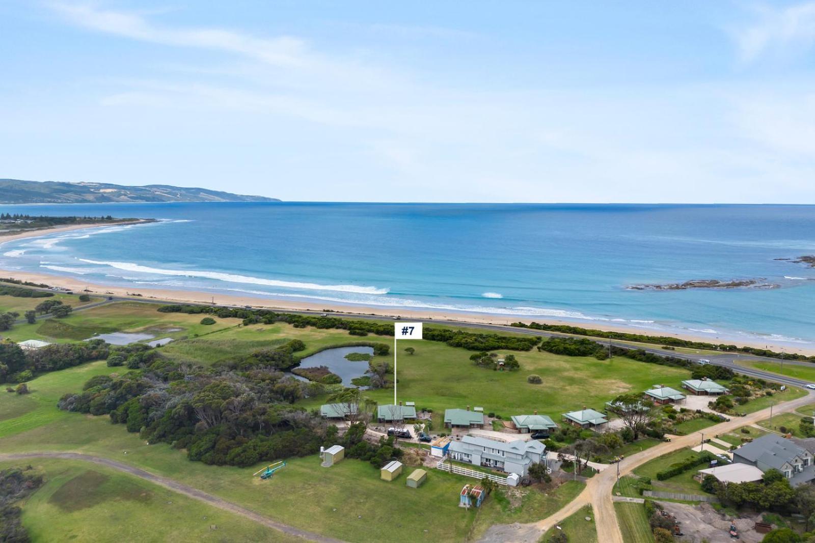 Apollo Bay Cottages- Wild Dog