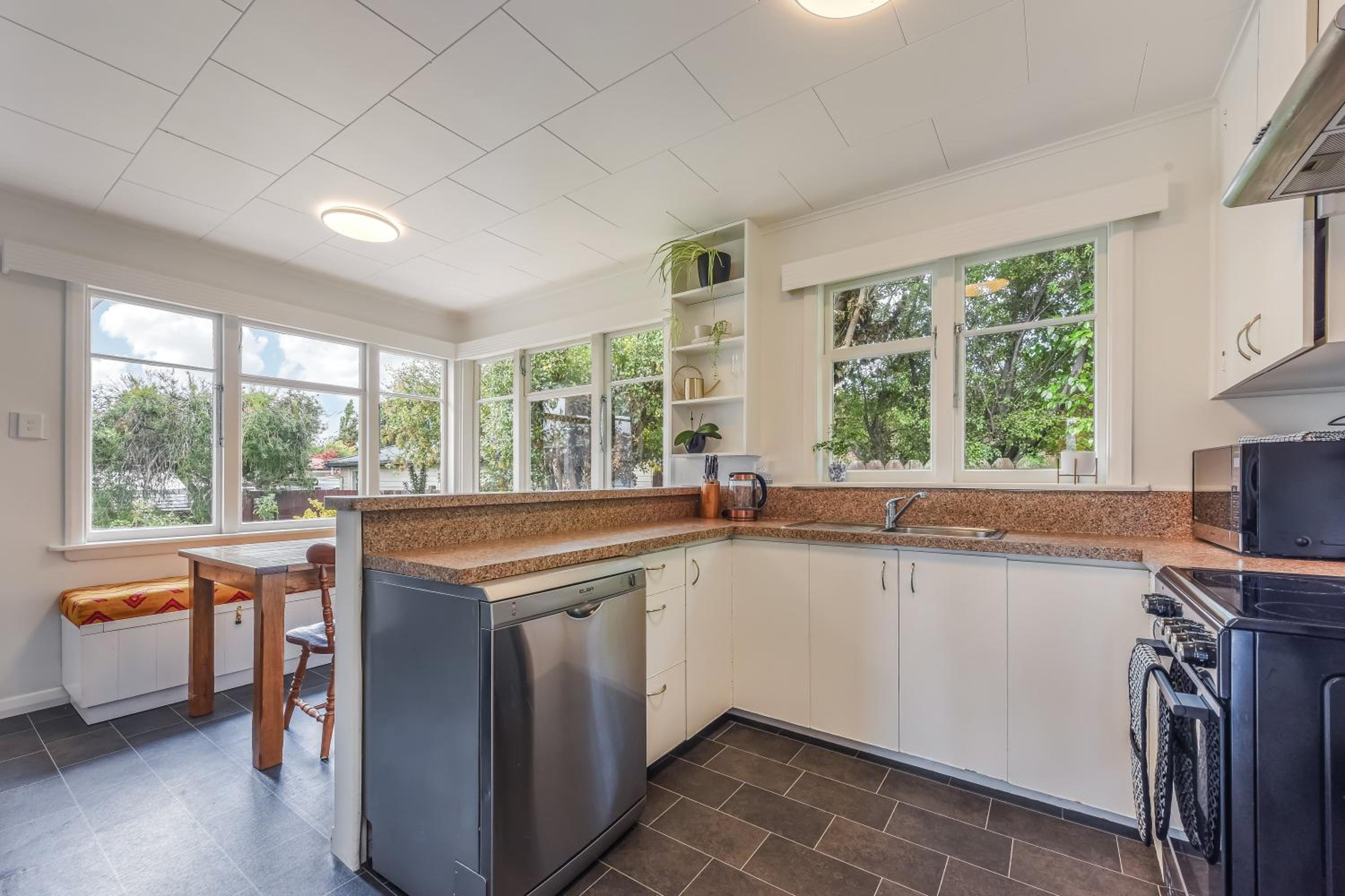 Lush Oasis - Blenheim Holiday Home