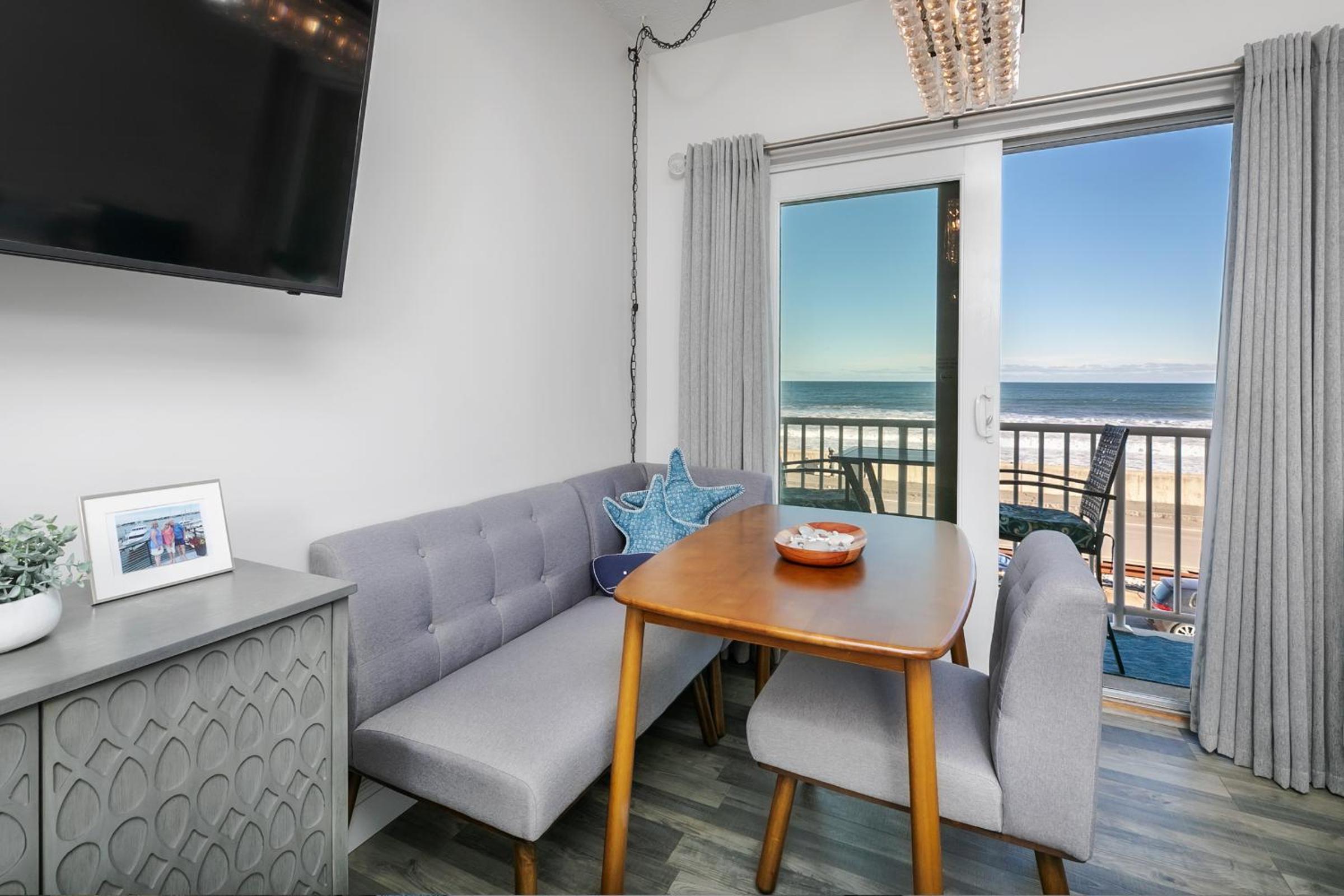Direct Oceanfront Studio Suite! view 5
