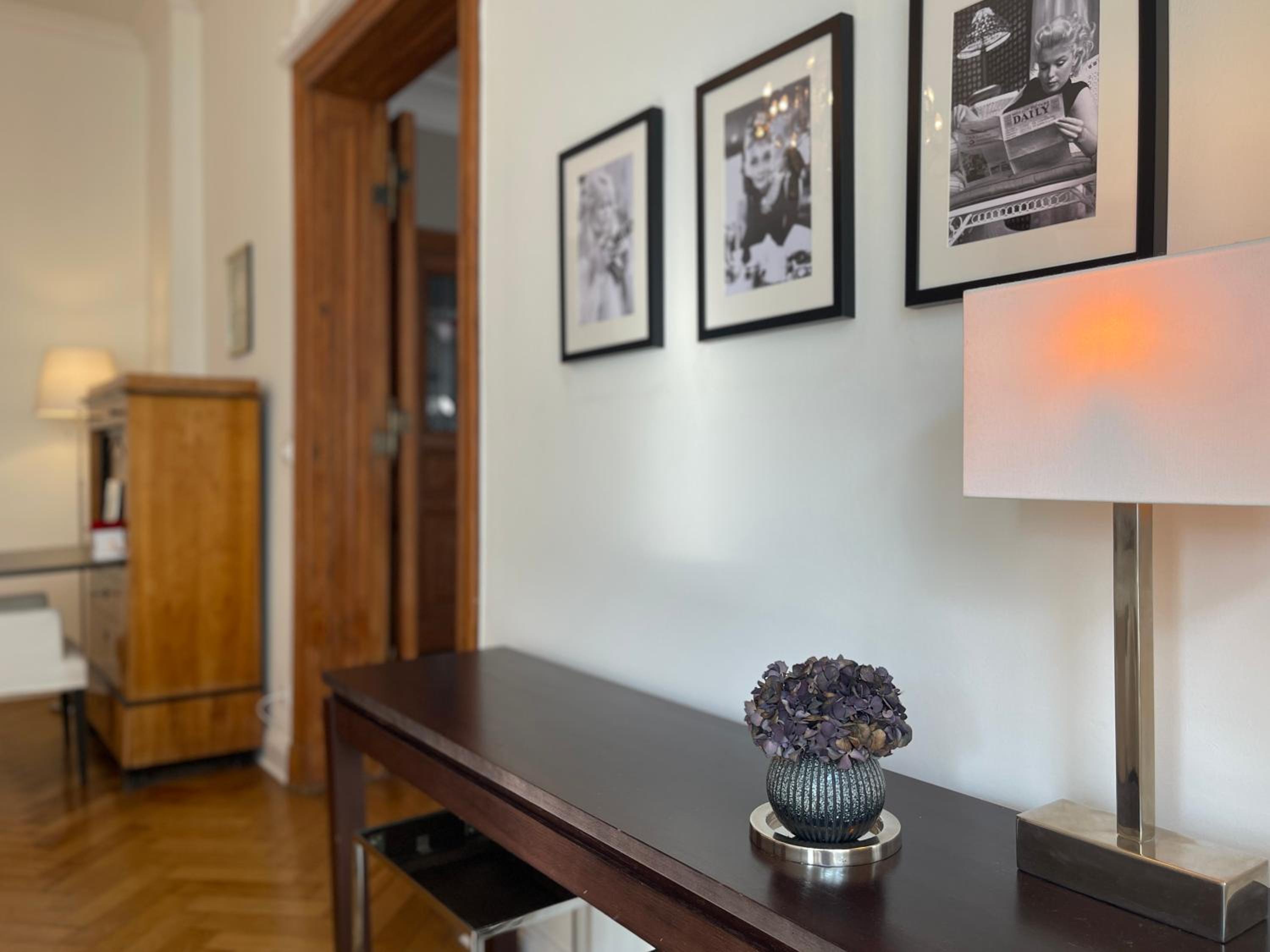 Fantastic apartment in prime location - city center west