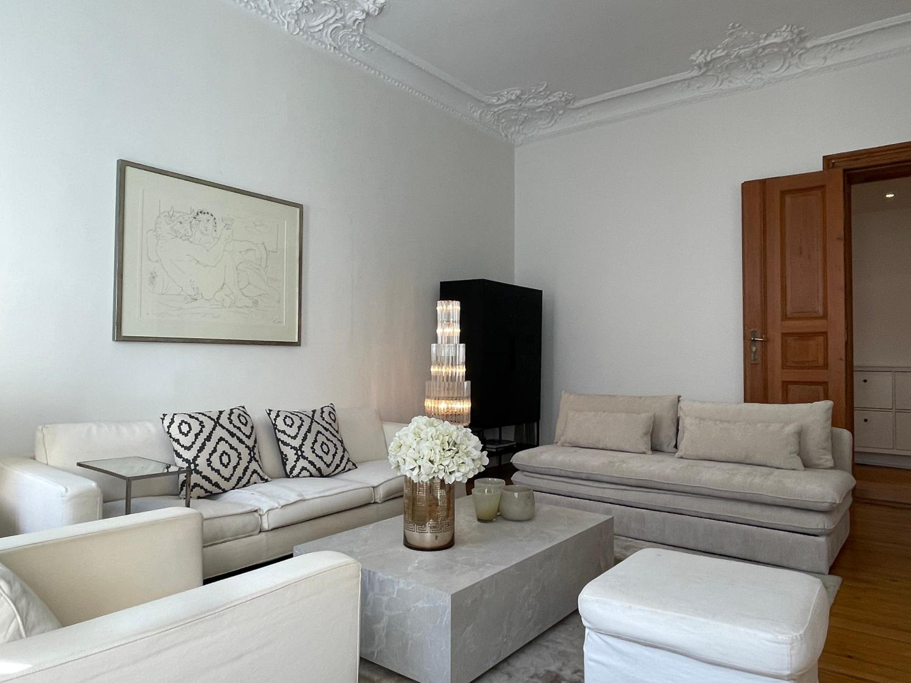 Fantastic apartment in prime location - city center west