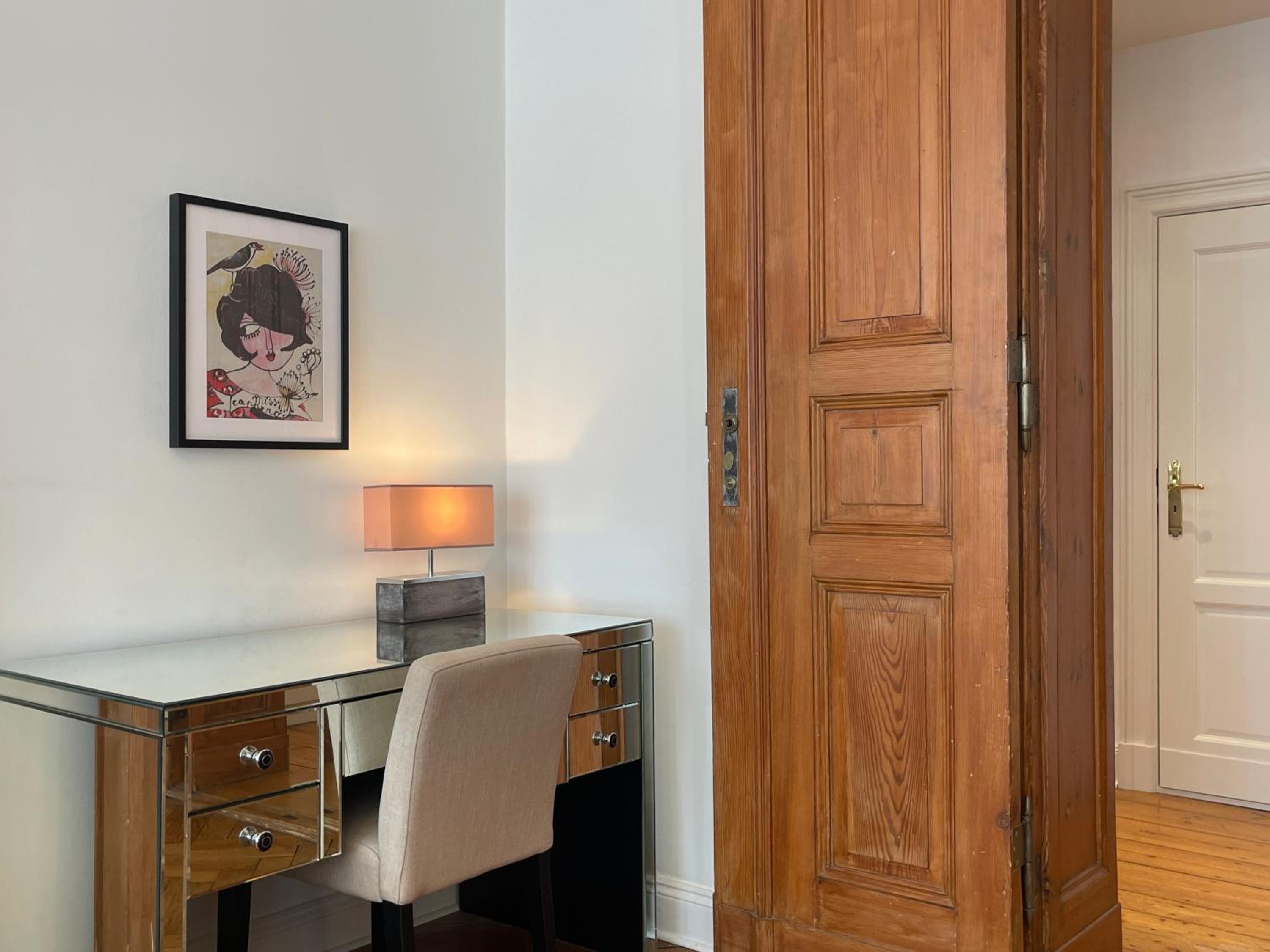 Fantastic apartment in prime location - city center west