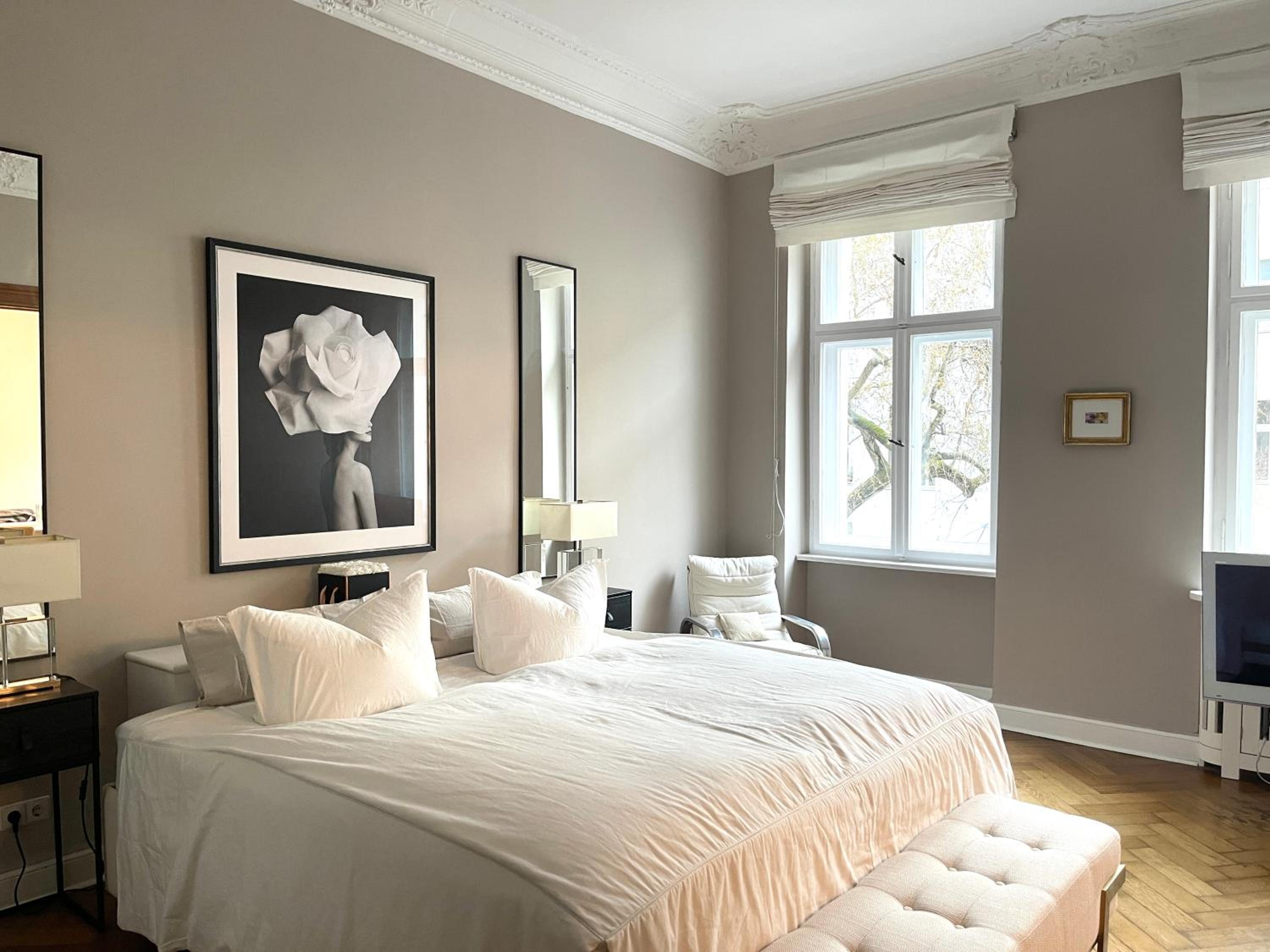 Fantastic apartment in prime location - city center west