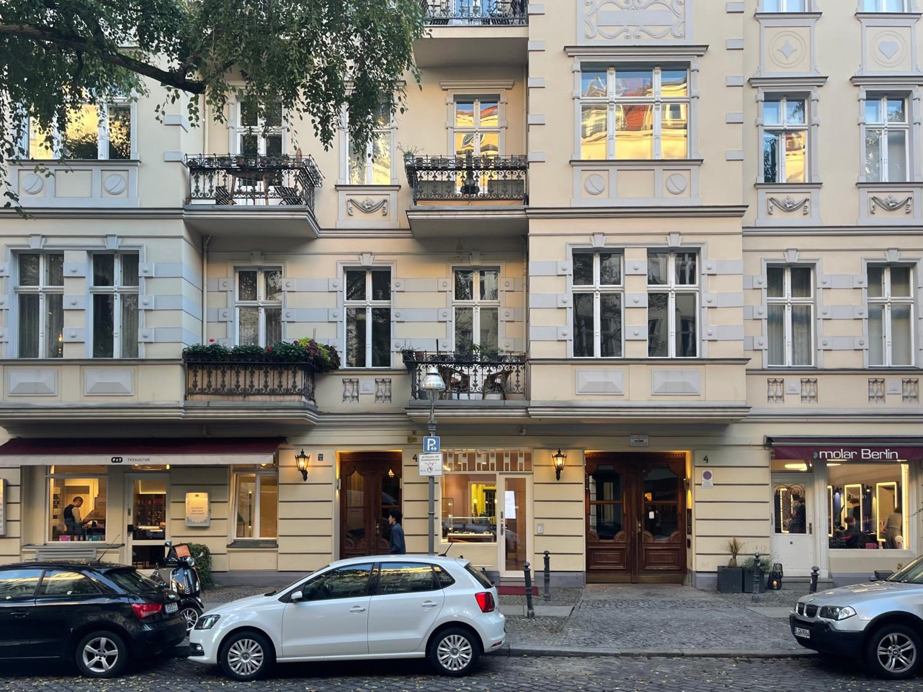 Fantastic apartment in prime location - city center west