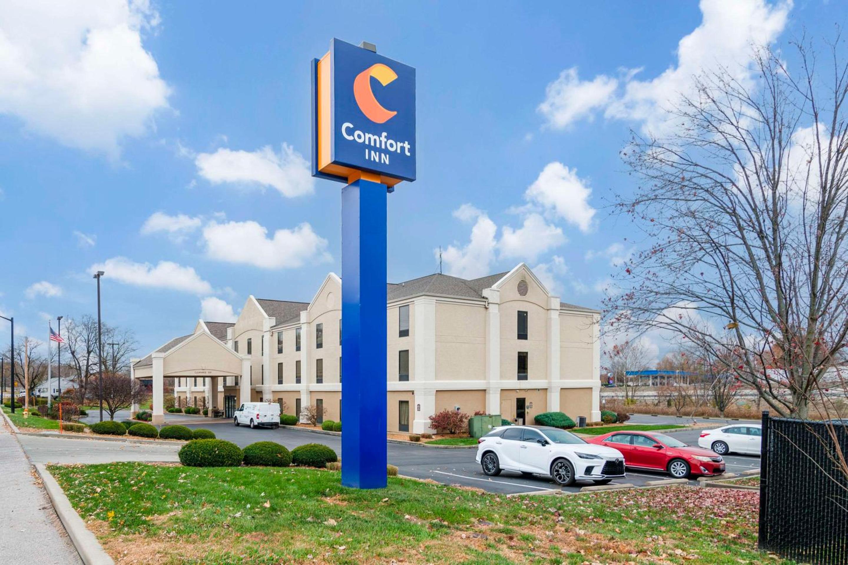 Comfort Inn Near Six Flags St Louis view 2