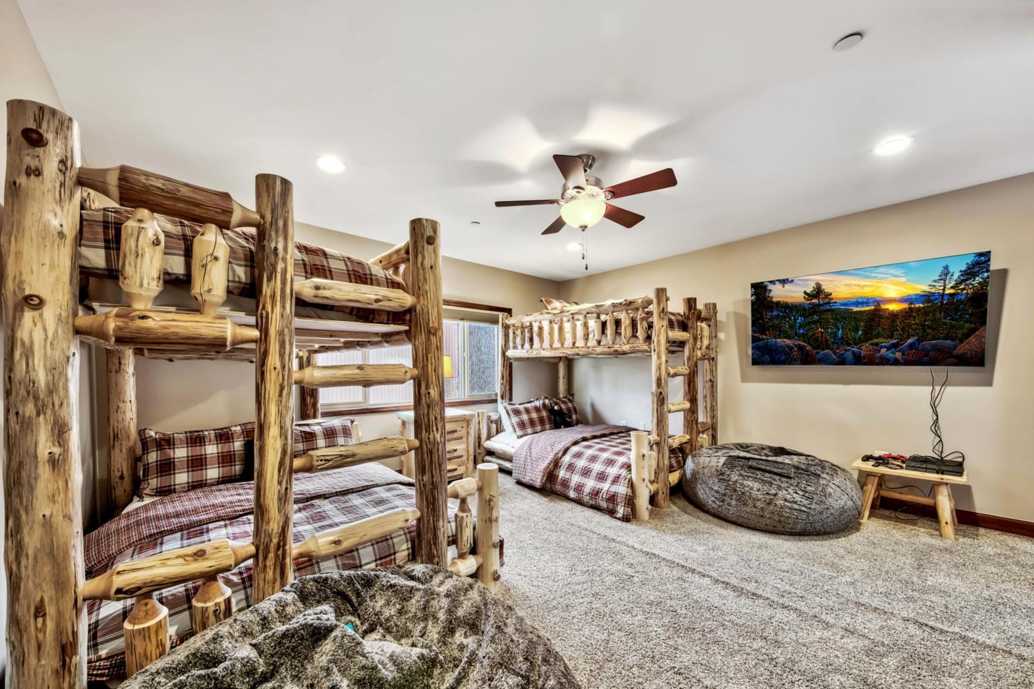 Walk to Gondola & Lake 4BD Townhome TW404 view 2